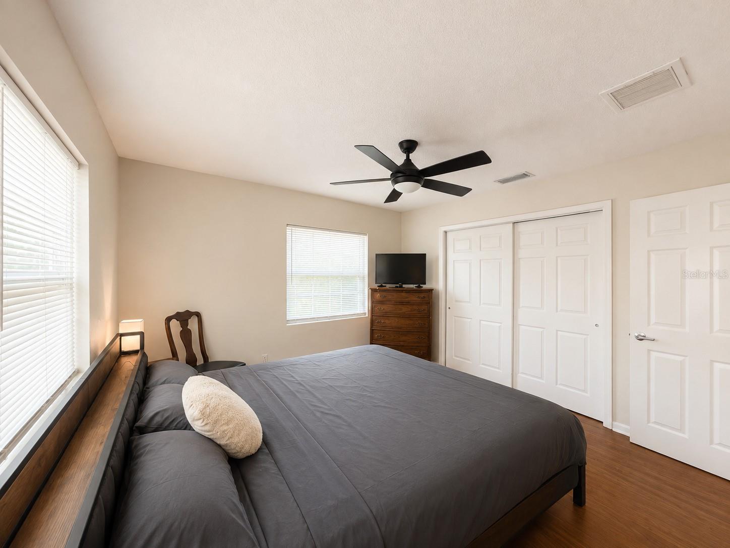 934 HILLWOOD DR — photo 18