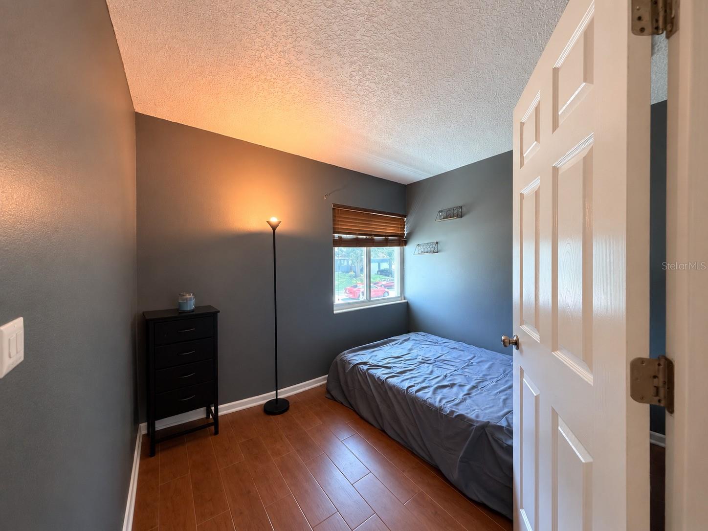 934 HILLWOOD DR — photo 21