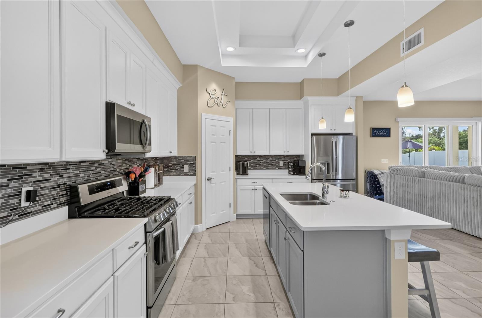 2985 BREEZY MEADOWS DR — photo 14