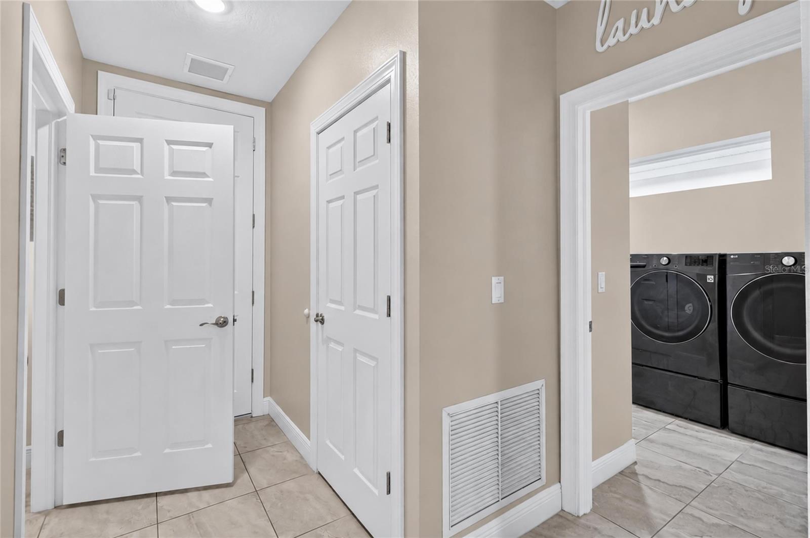 2985 BREEZY MEADOWS DR — photo 36