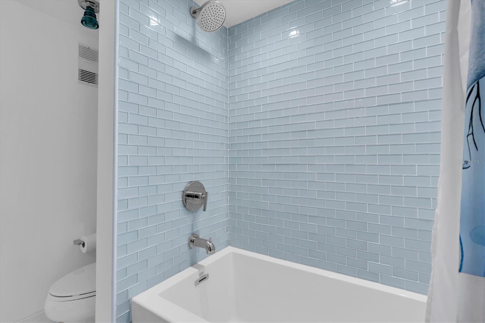 6020 SHORE BLVD S #412 — photo 37