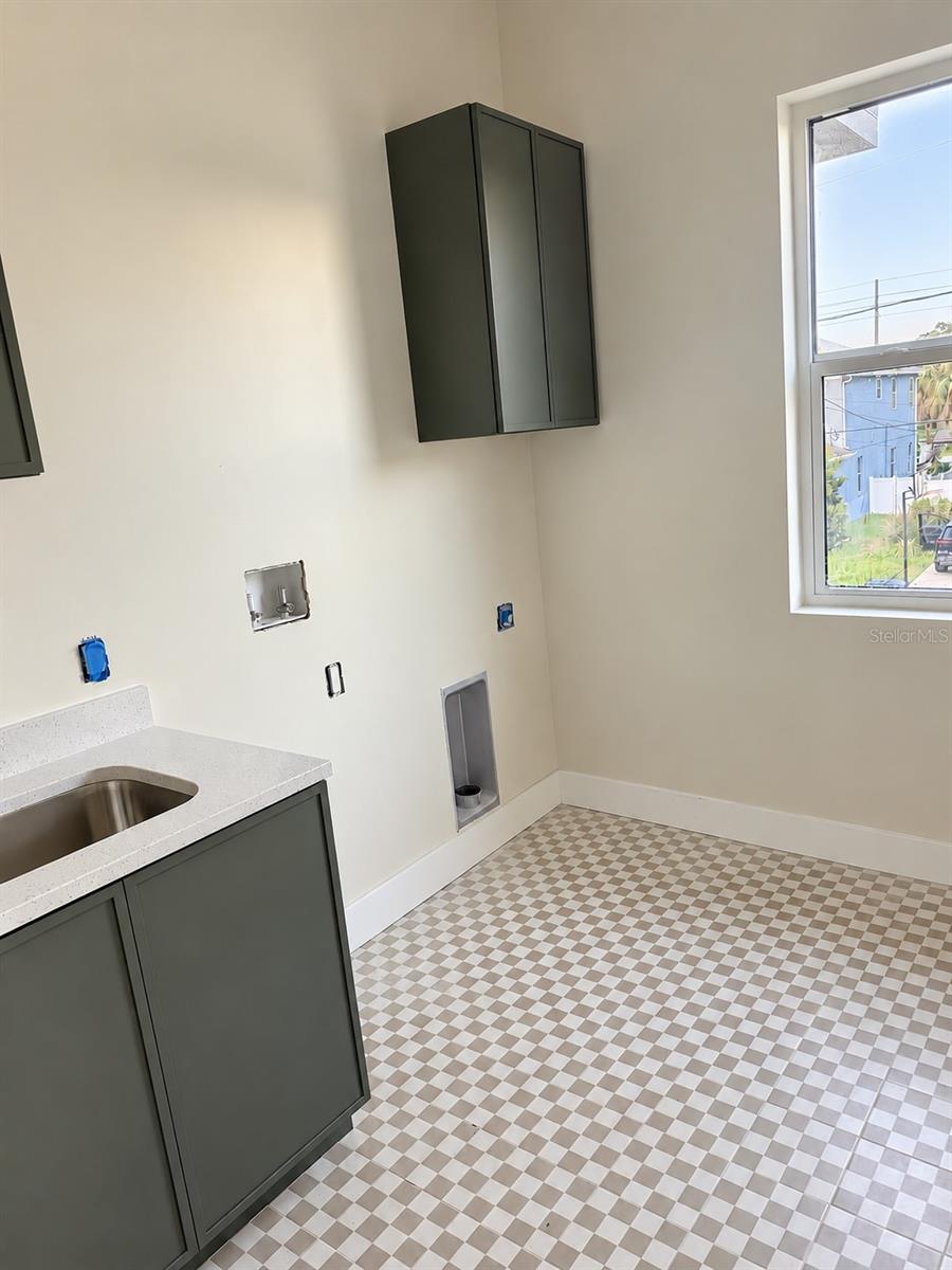 205 N WOODLYNNE AVE — photo 14