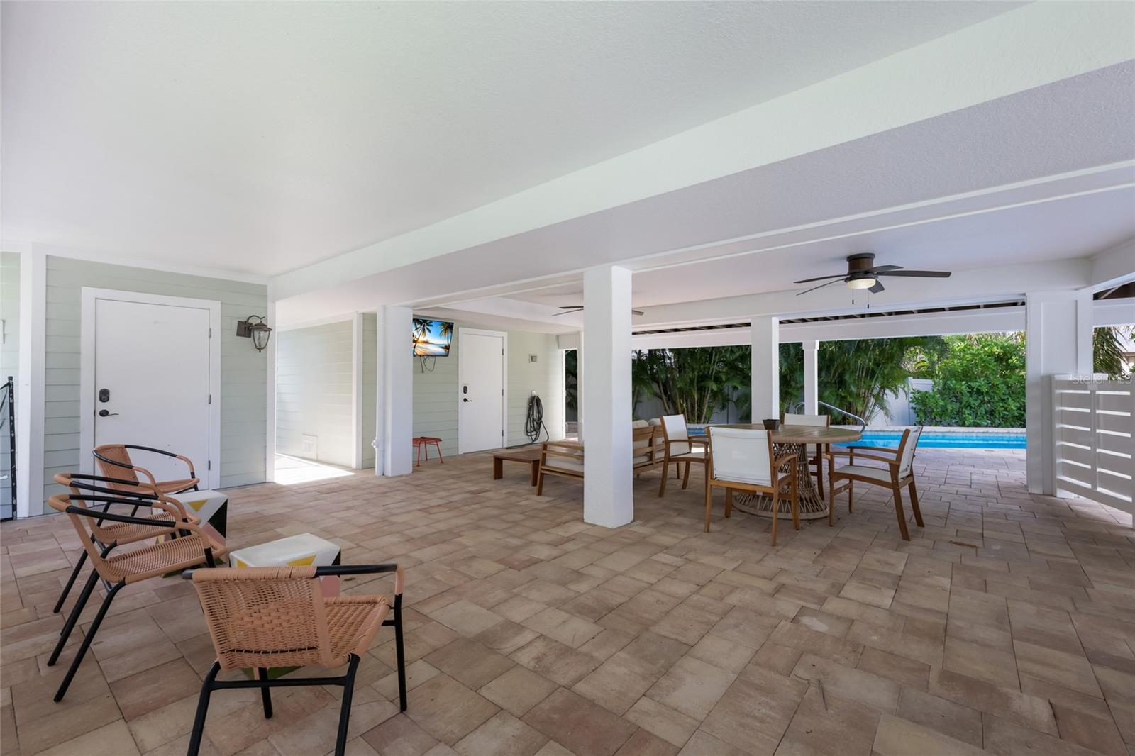 315 HAMMOCK CIR — photo 37