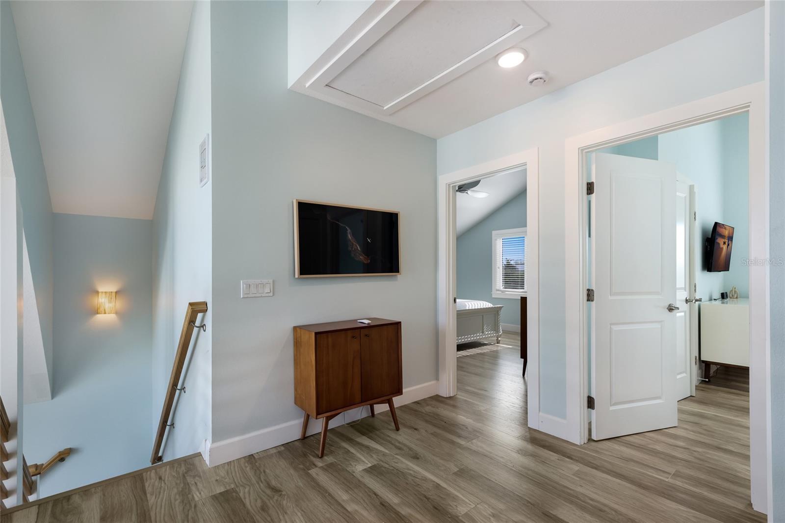 315 HAMMOCK CIR — photo 18