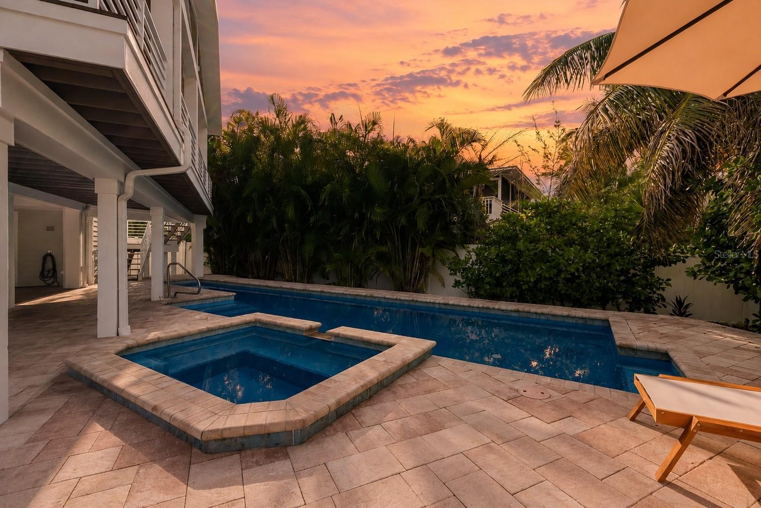 315 HAMMOCK CIR — photo 2