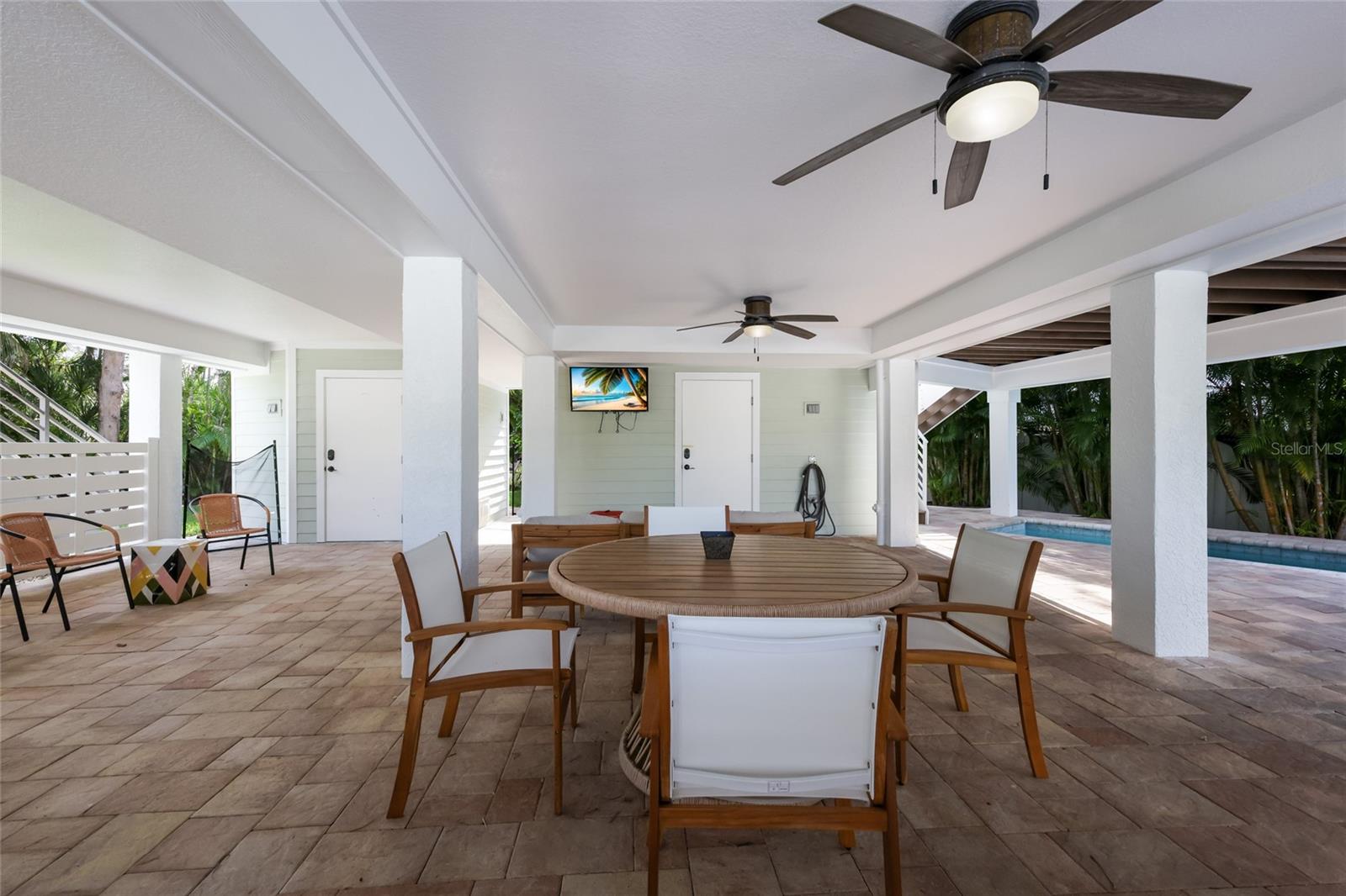 315 HAMMOCK CIR — photo 39