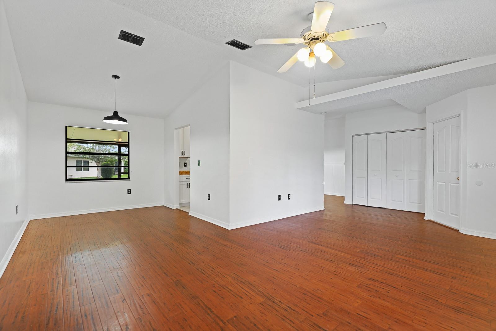 6346 SILVER OAKS DR — photo 3