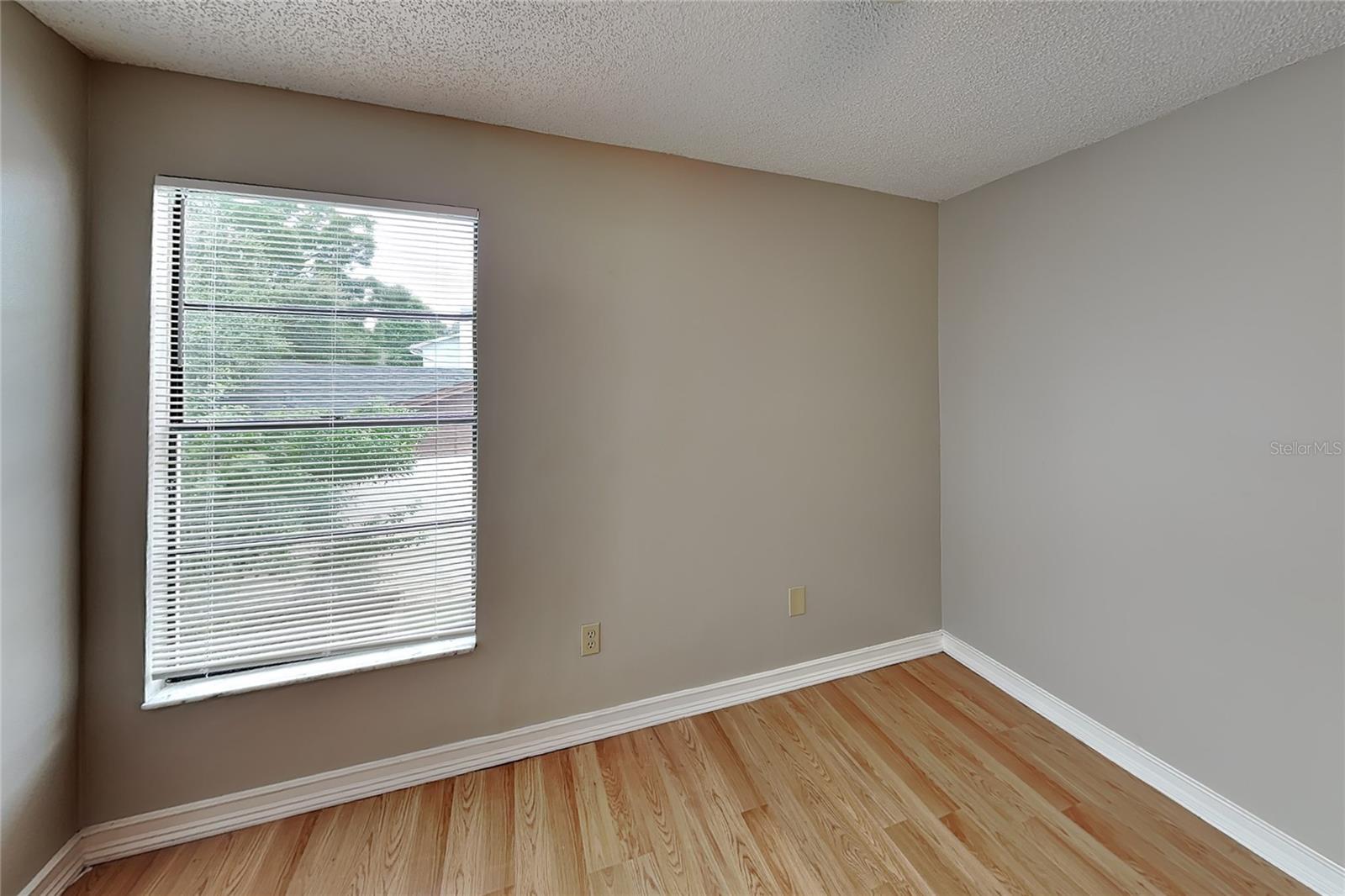 Home in BRANDON — photo 13