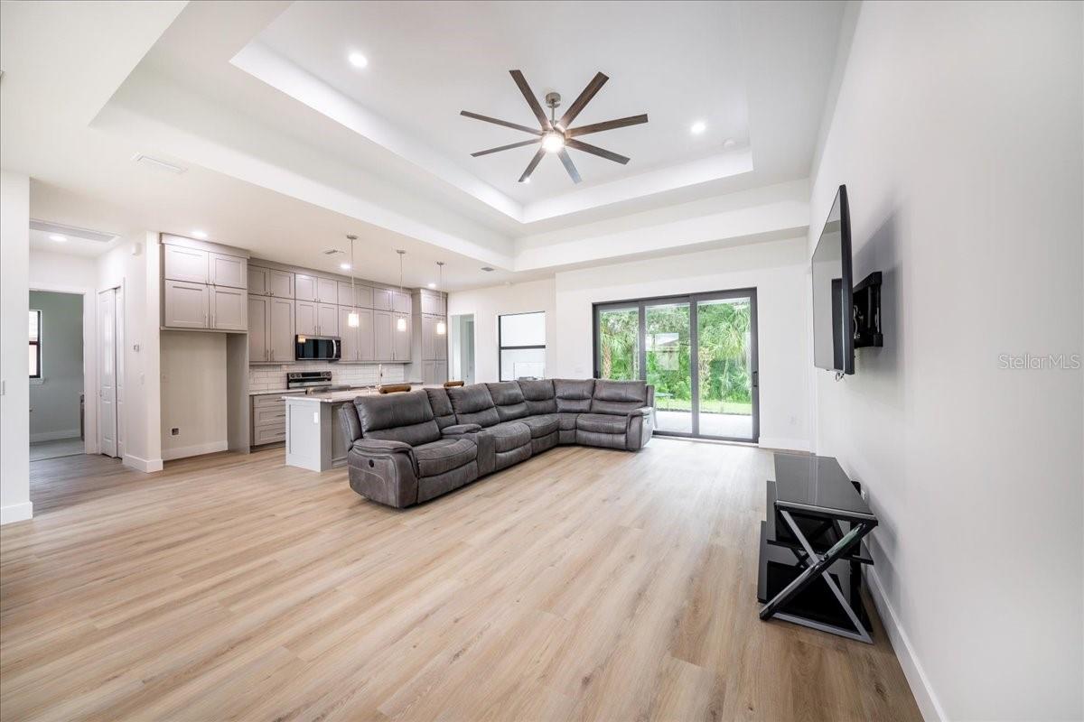 12060 MARGARITA AVE — photo 6