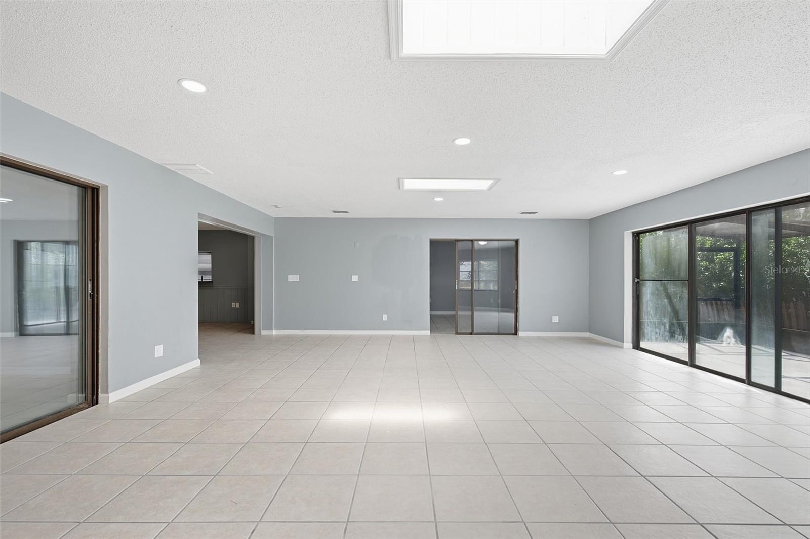 7010 SOUTHWIND DR — photo 15