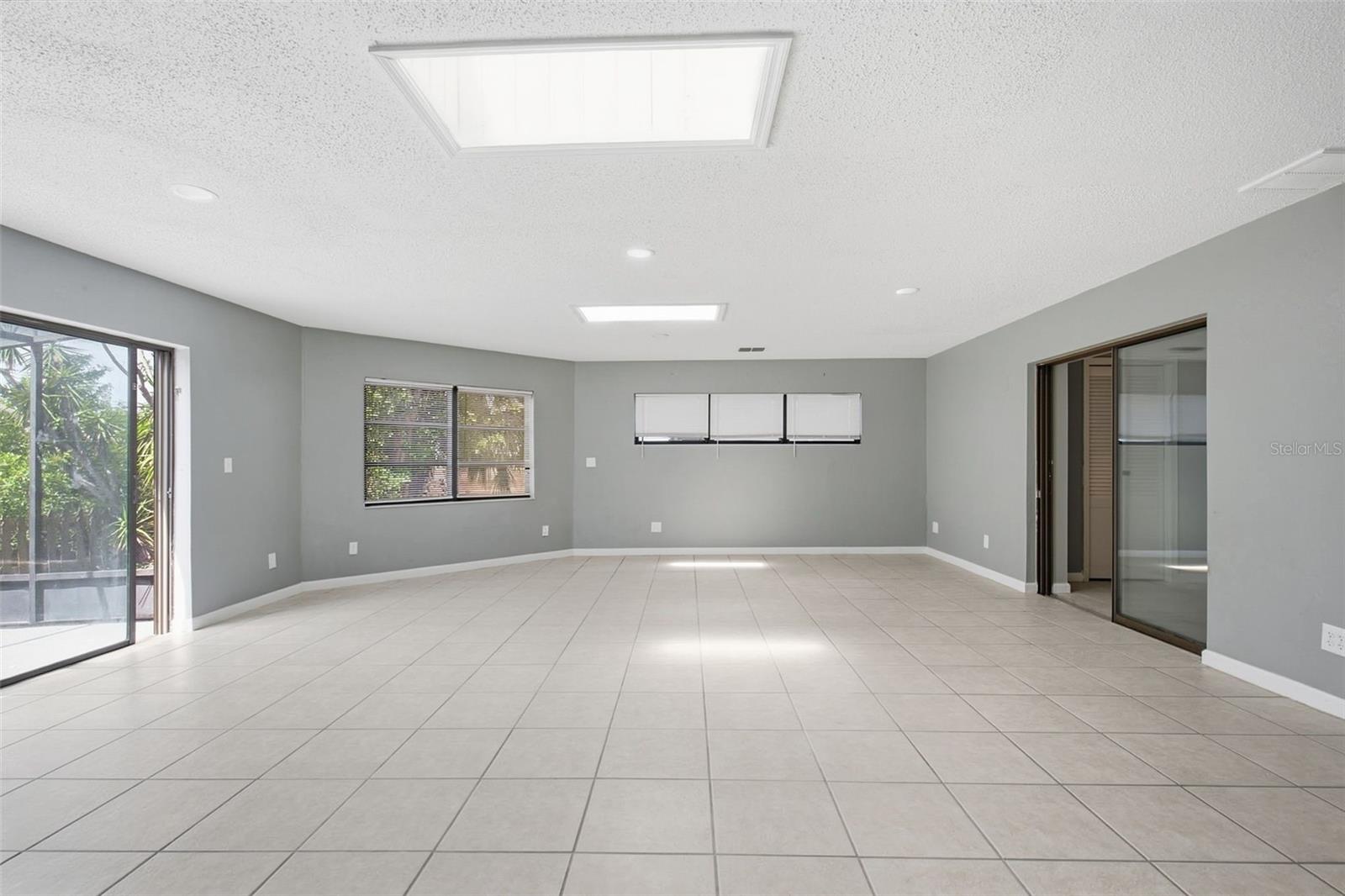 7010 SOUTHWIND DR — photo 14