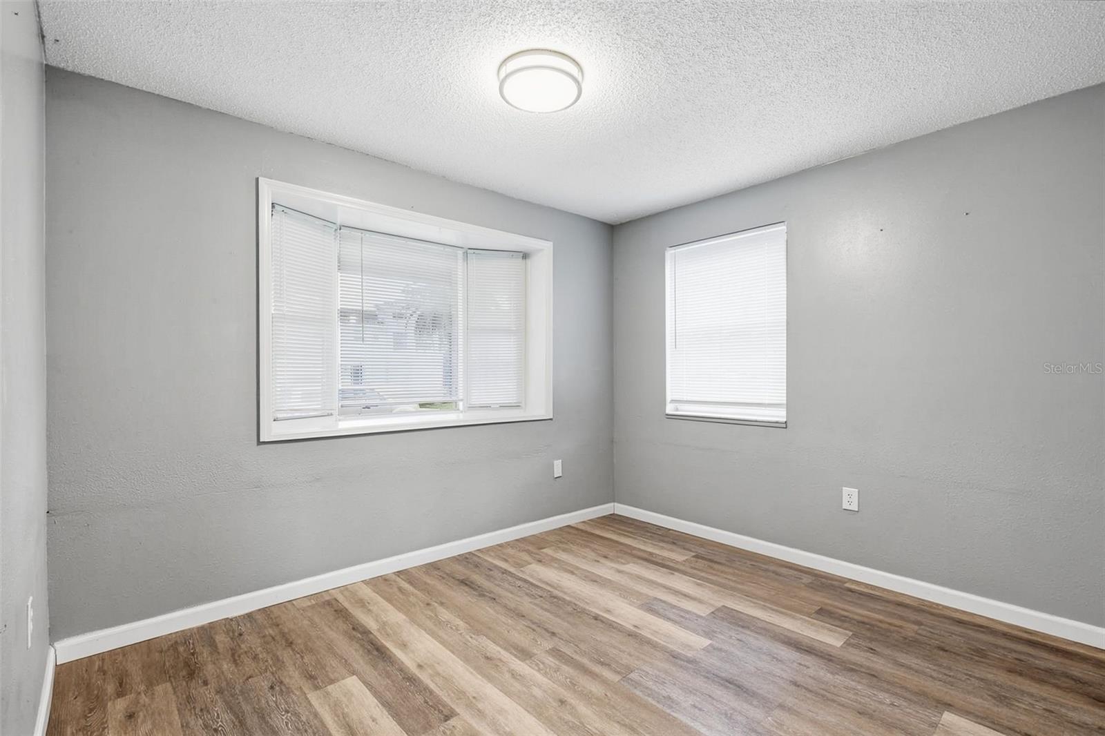 7010 SOUTHWIND DR — photo 19