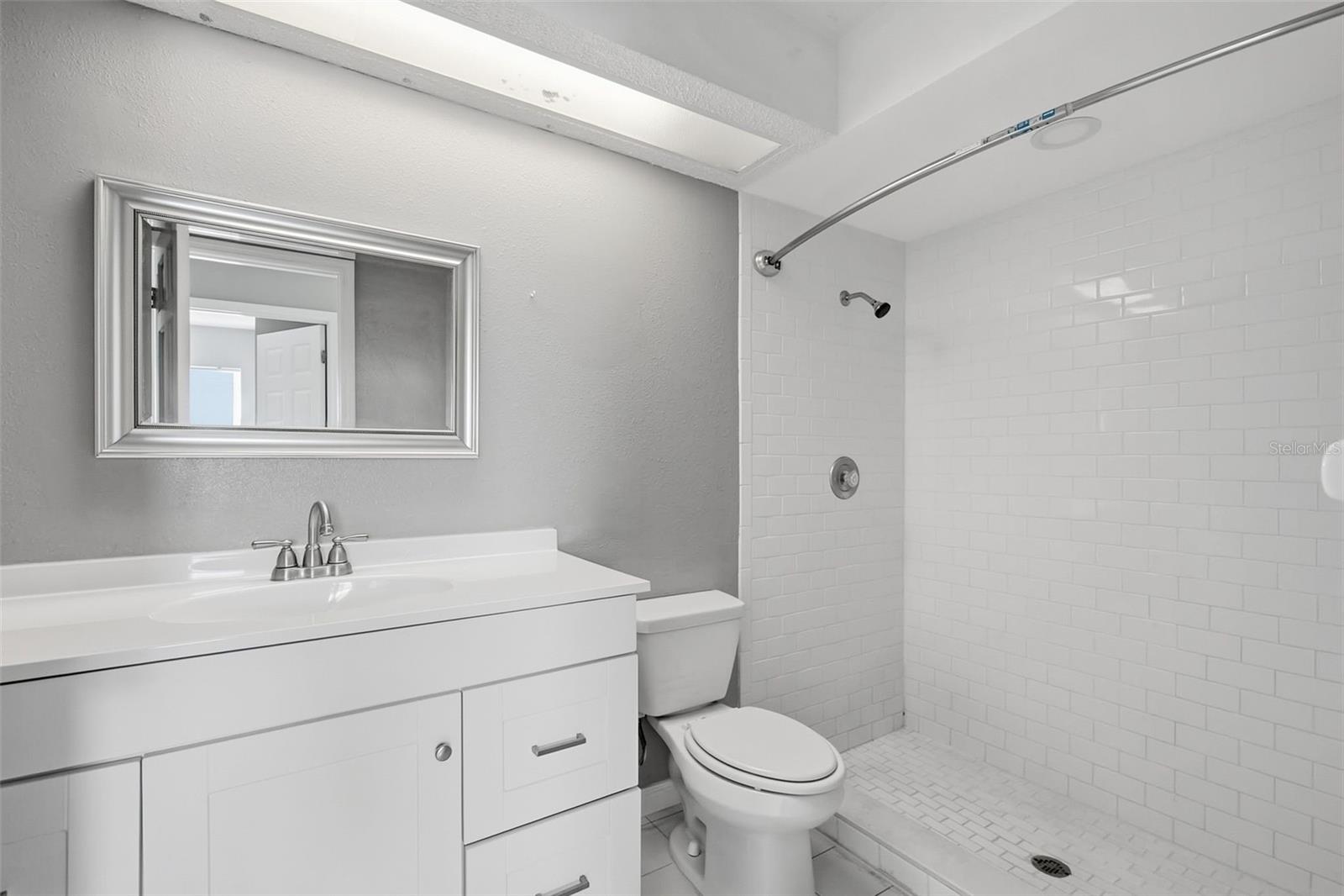 7010 SOUTHWIND DR — photo 33