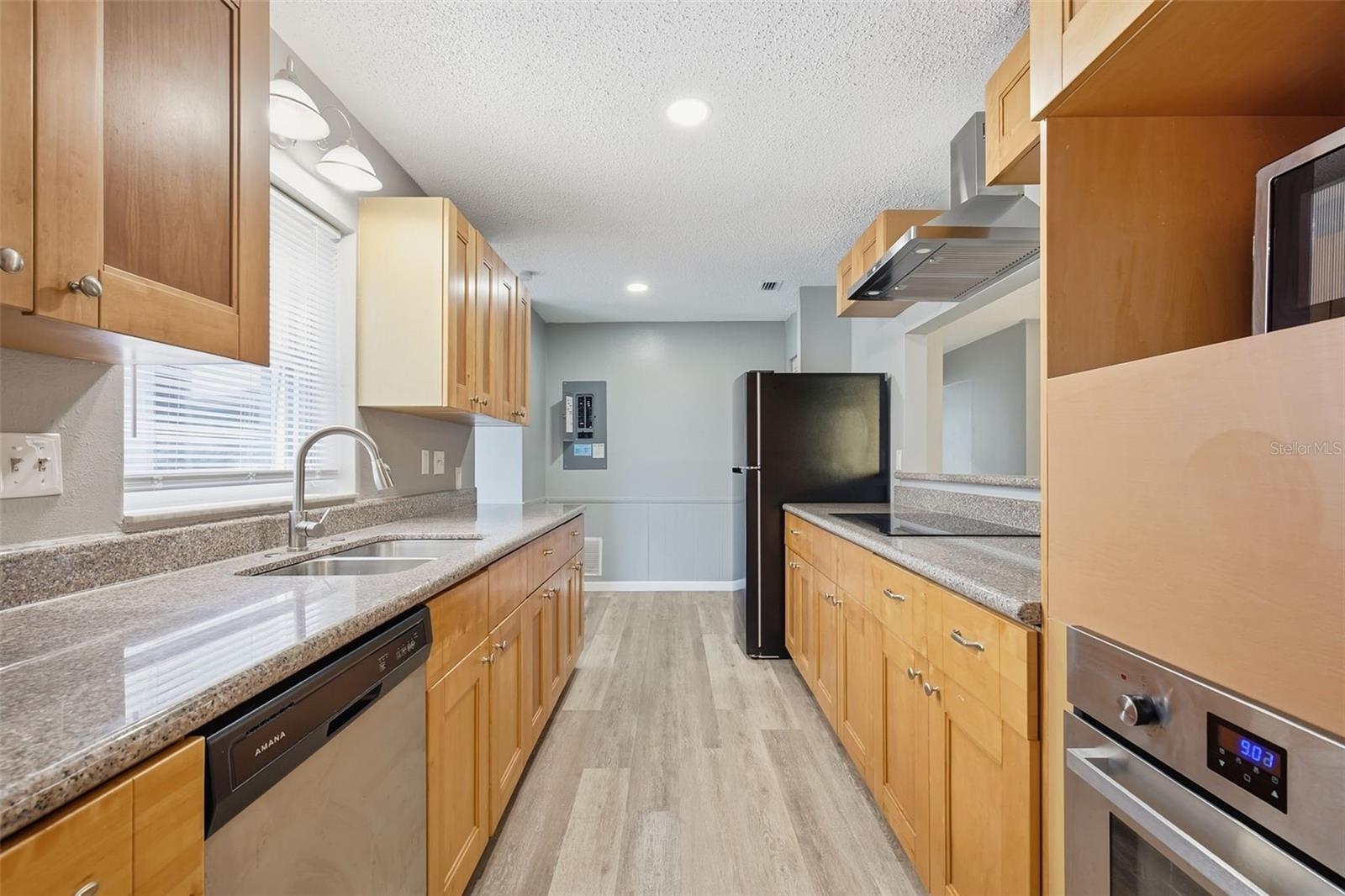 7010 SOUTHWIND DR — photo 16