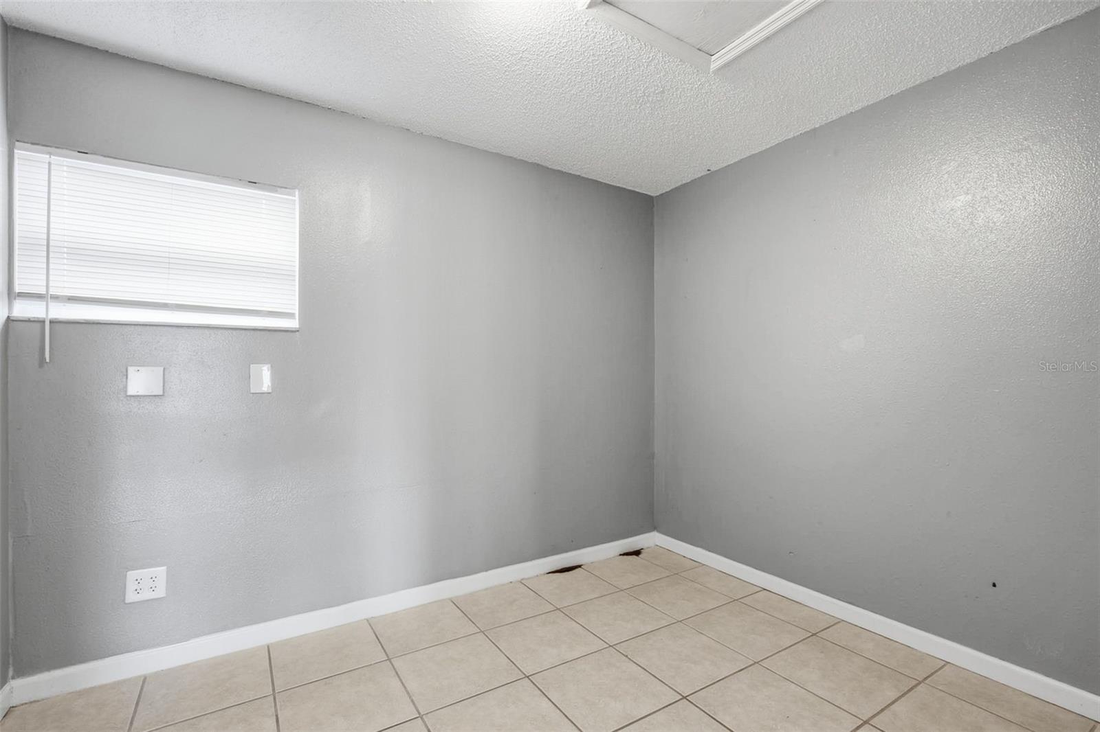7010 SOUTHWIND DR — photo 28