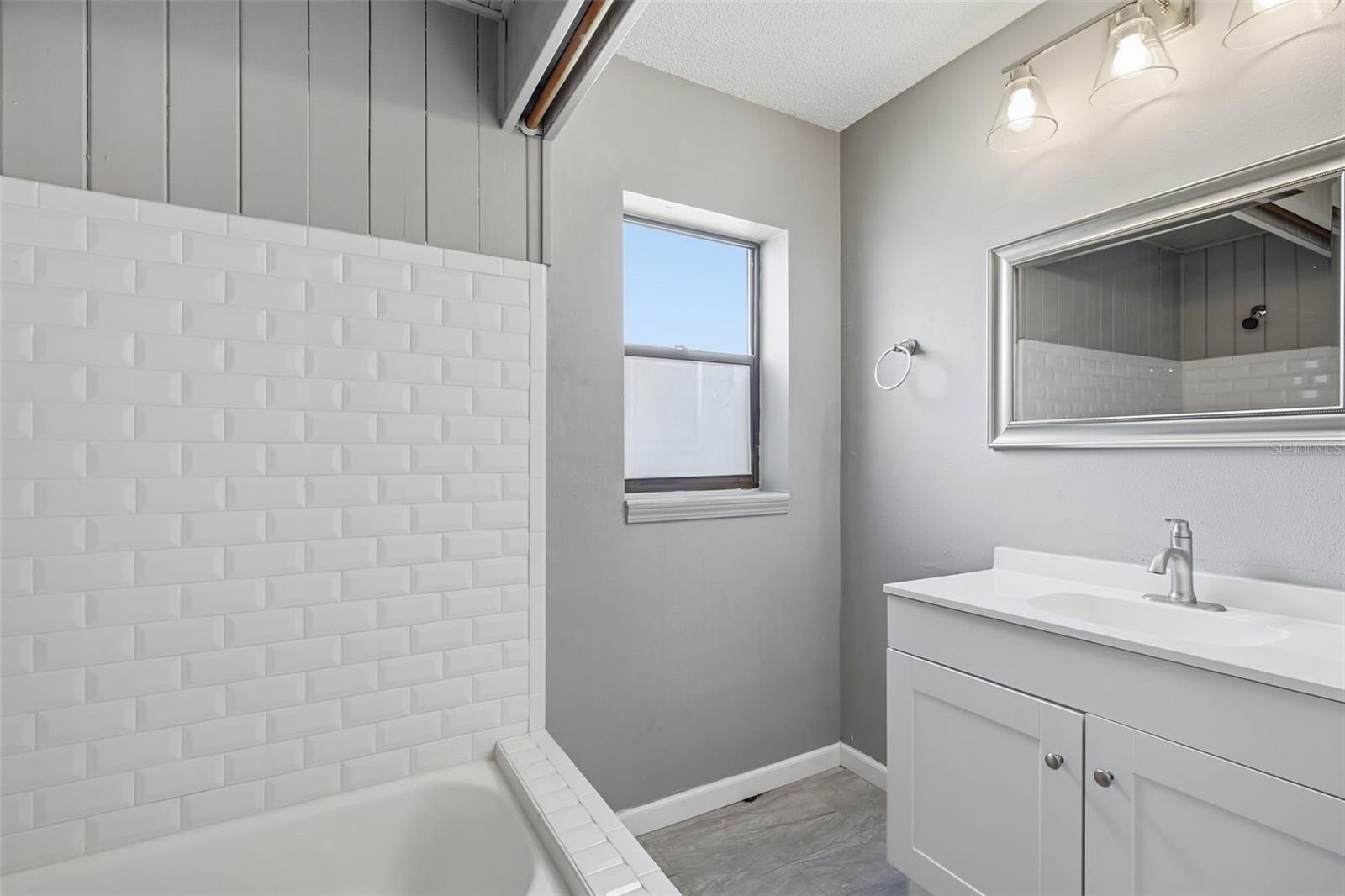 7010 SOUTHWIND DR — photo 34