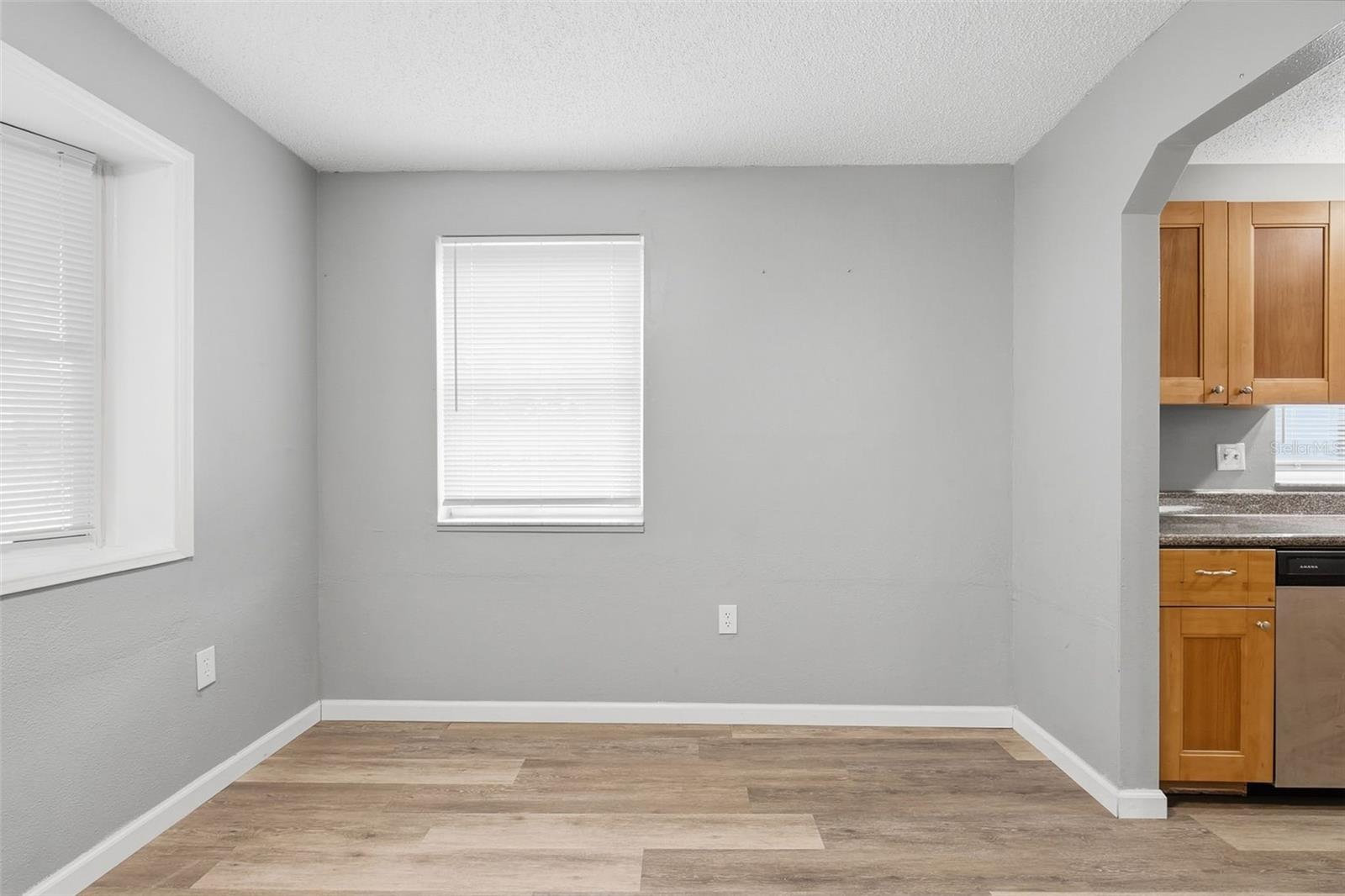 7010 SOUTHWIND DR — photo 20