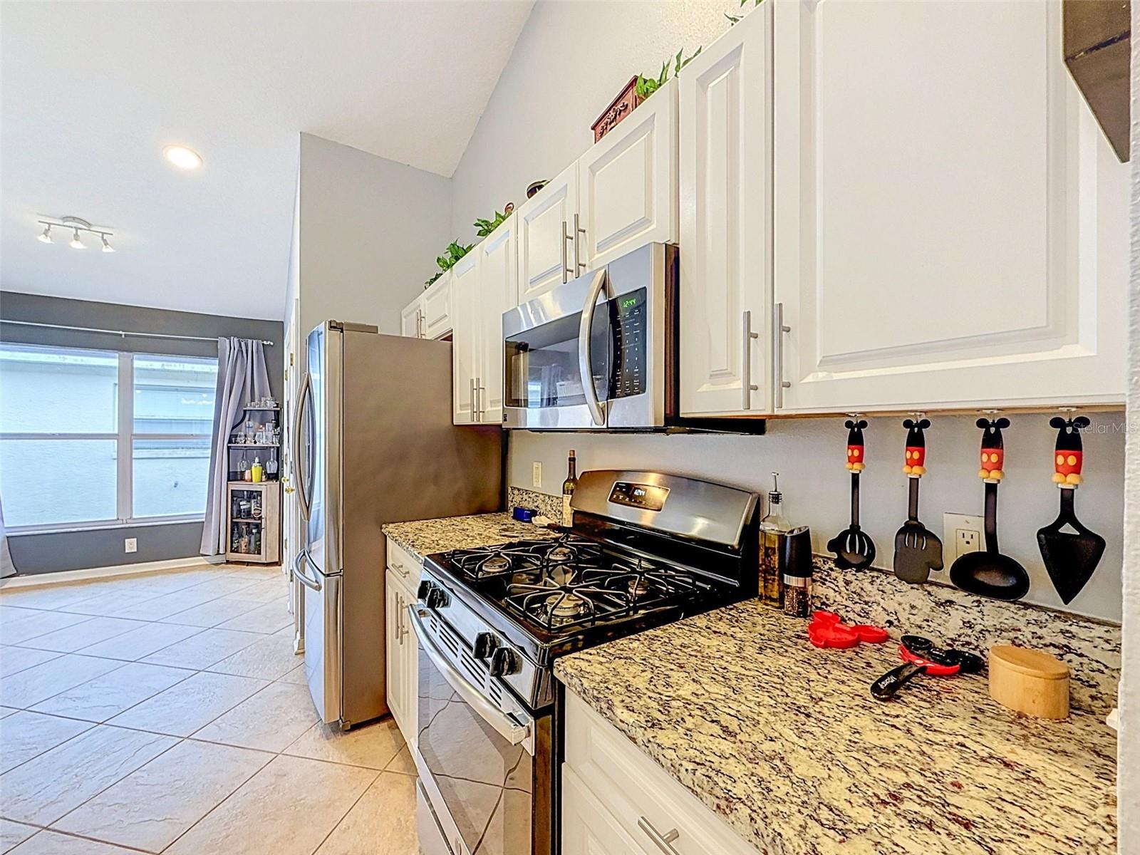 5720 HAWKLAKE RD — photo 8