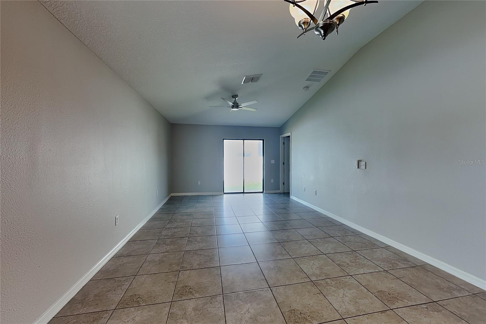 Home in WIMAUMA — photo 2