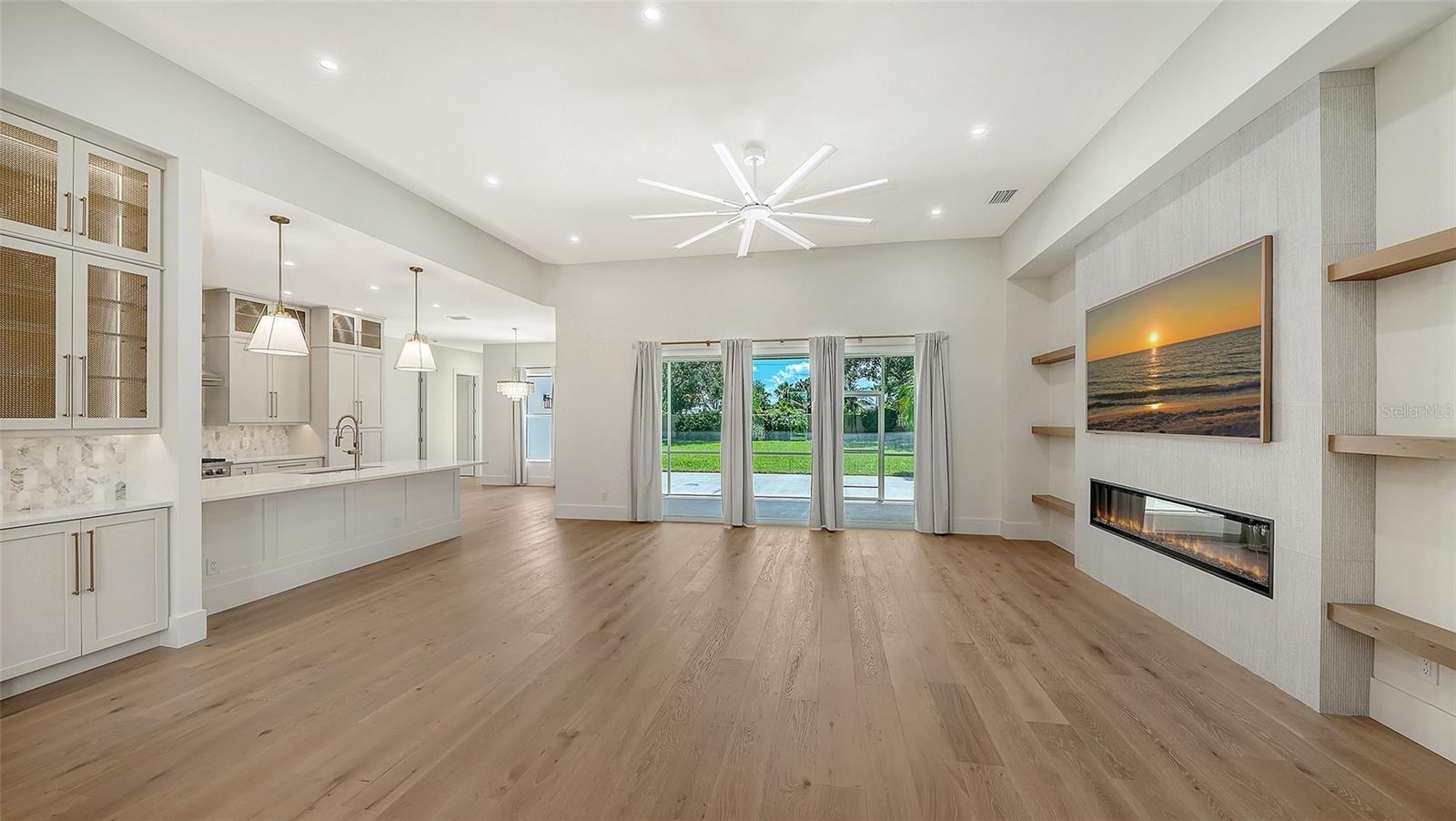 2729 HARVEST DR — photo 8