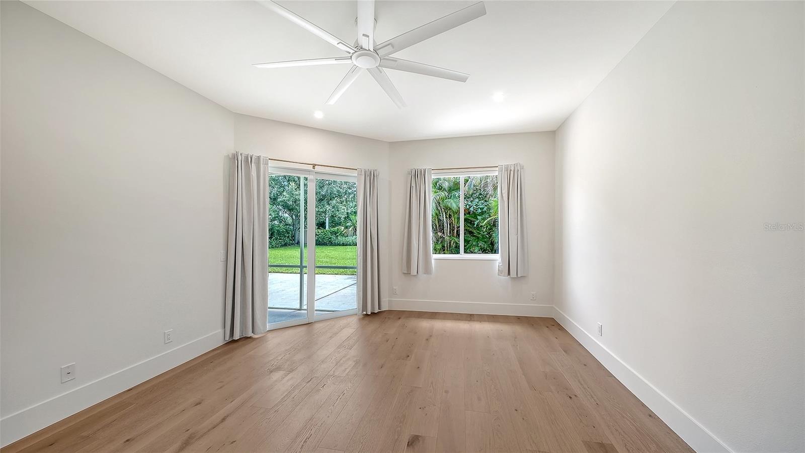 2729 HARVEST DR — photo 31