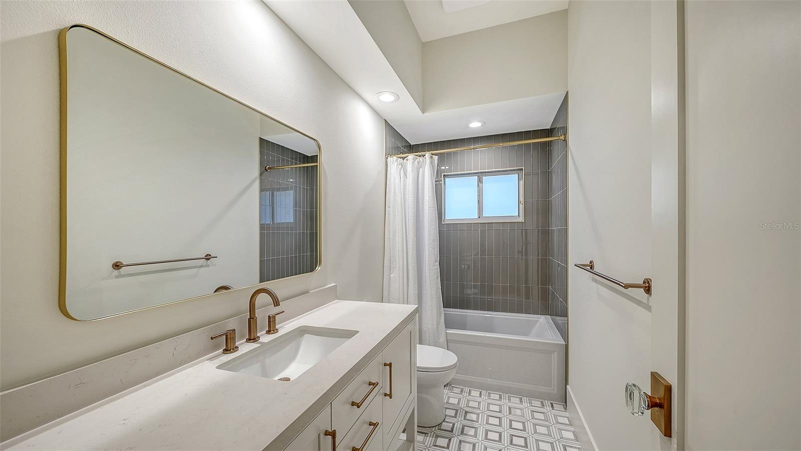 2729 HARVEST DR — photo 51