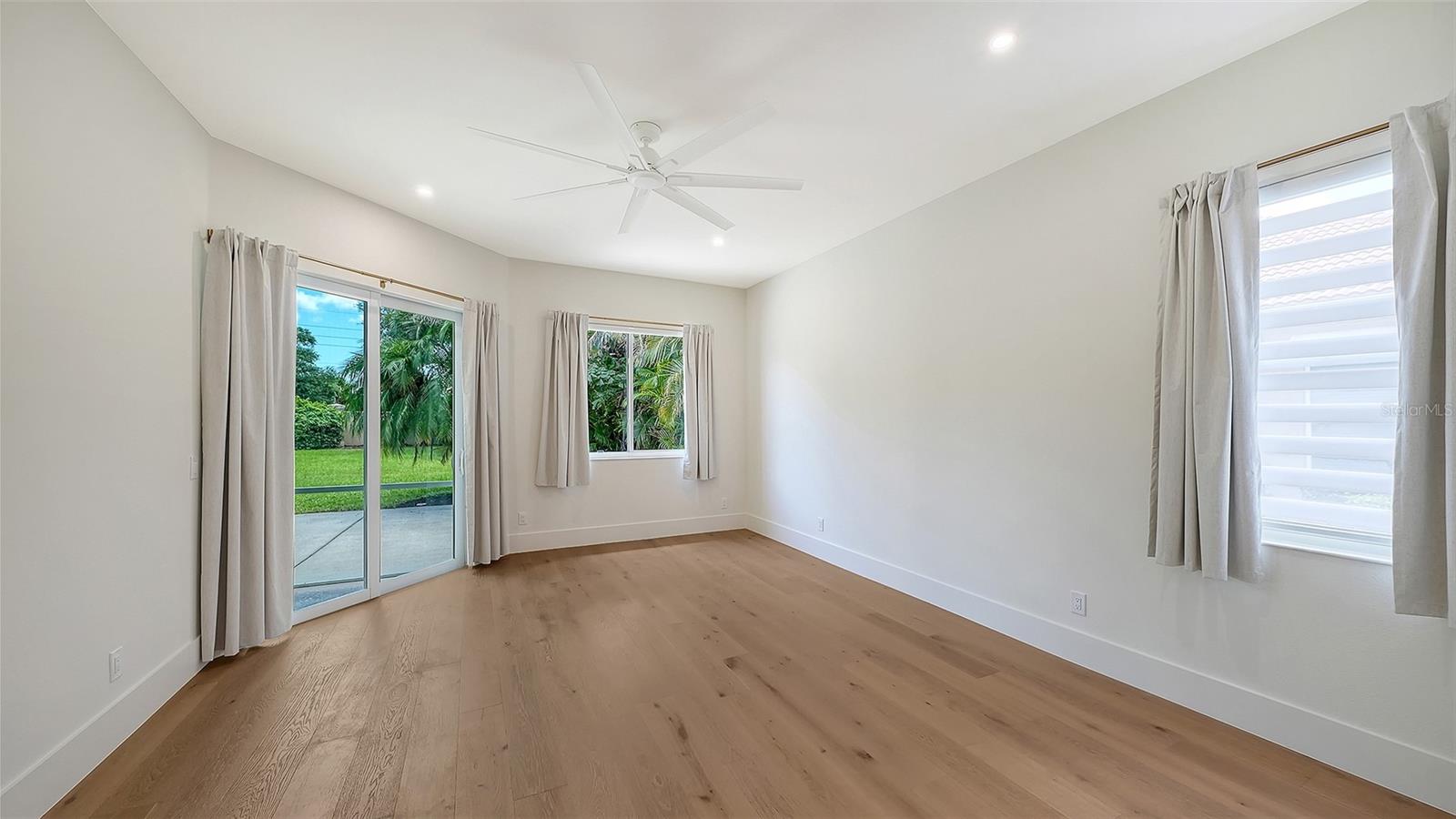 2729 HARVEST DR — photo 30
