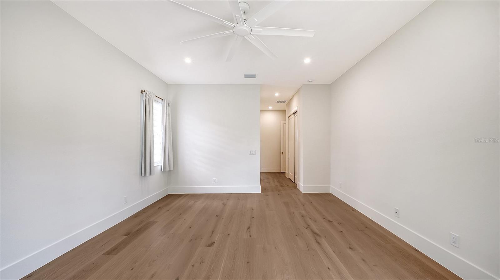 2729 HARVEST DR — photo 32