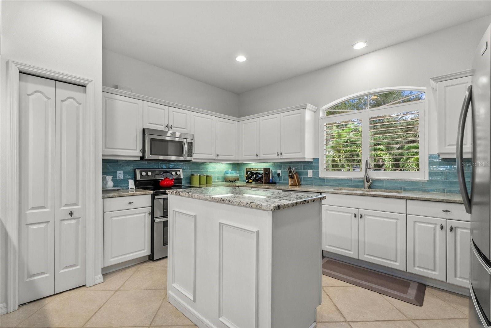 2166 SONOMA DR E — photo 20
