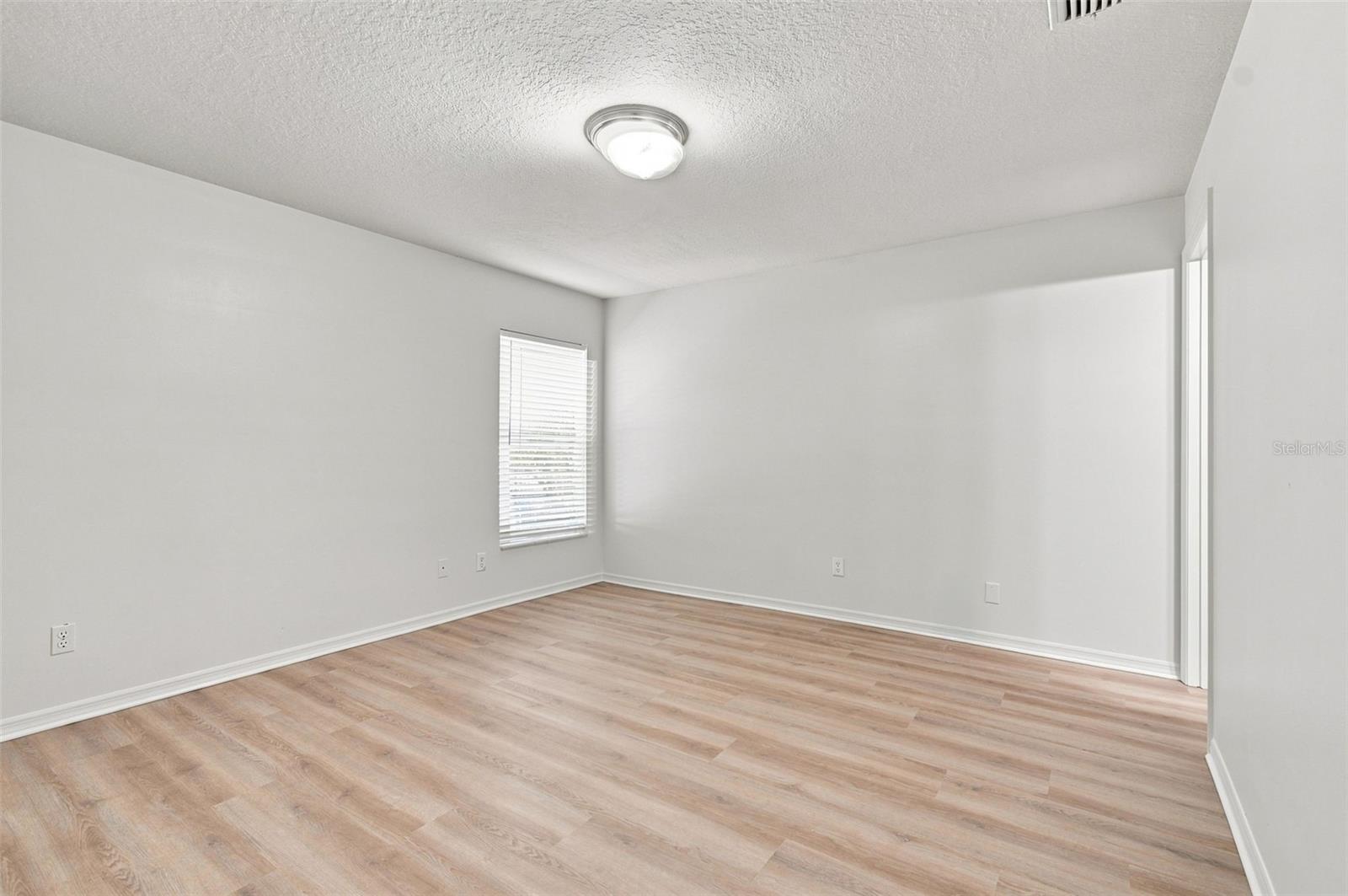 8903 N WILLOW AVE — photo 22