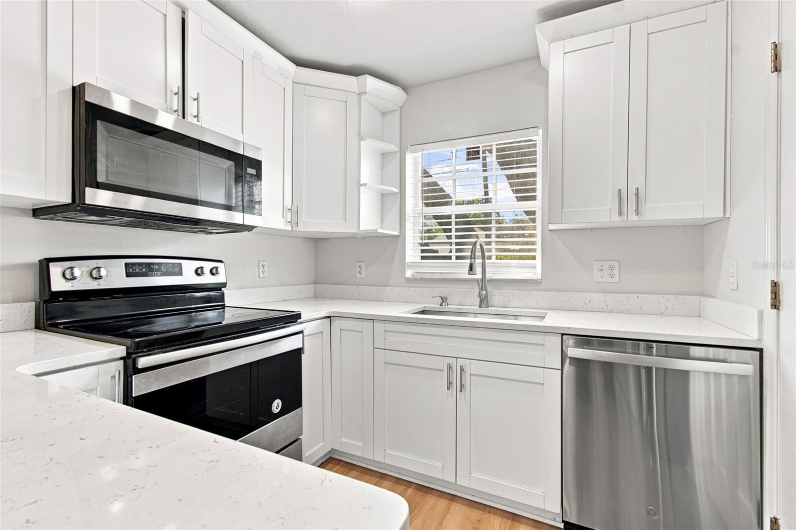 8903 N WILLOW AVE — photo 13
