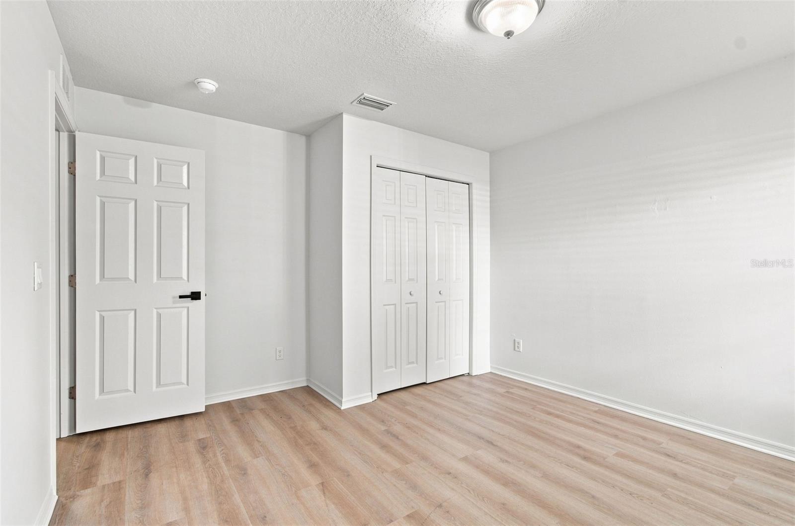 8903 N WILLOW AVE — photo 25