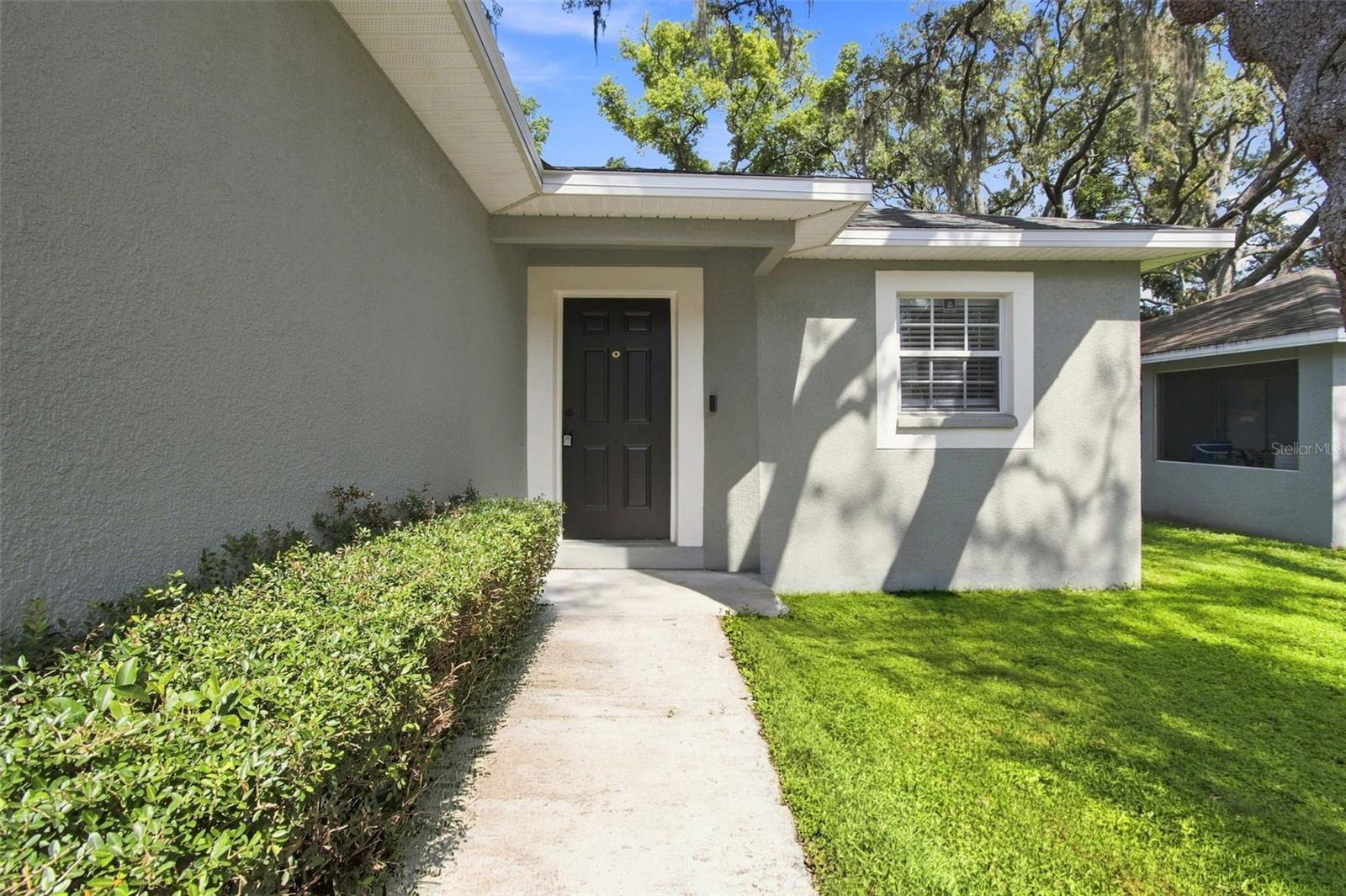 8903 N WILLOW AVE — photo 5