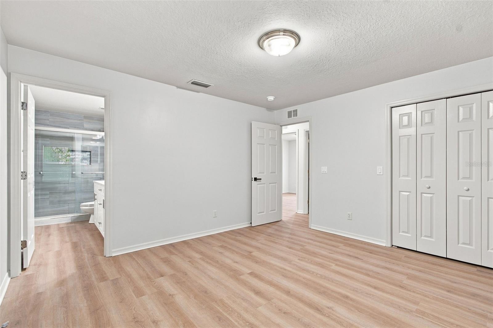 8903 N WILLOW AVE — photo 20