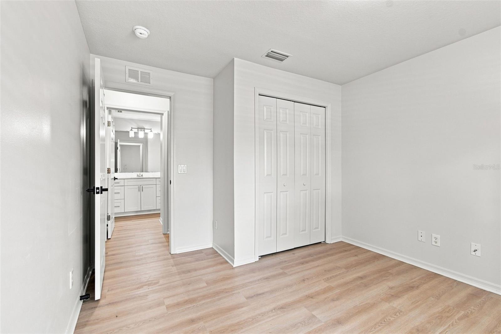 8903 N WILLOW AVE — photo 30