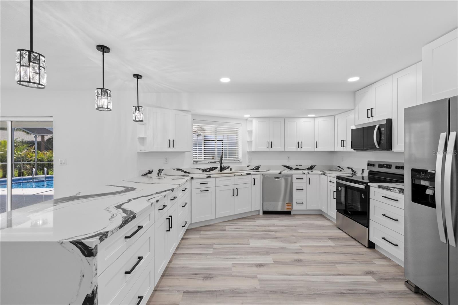 5507 NIMITZ RD — photo 19