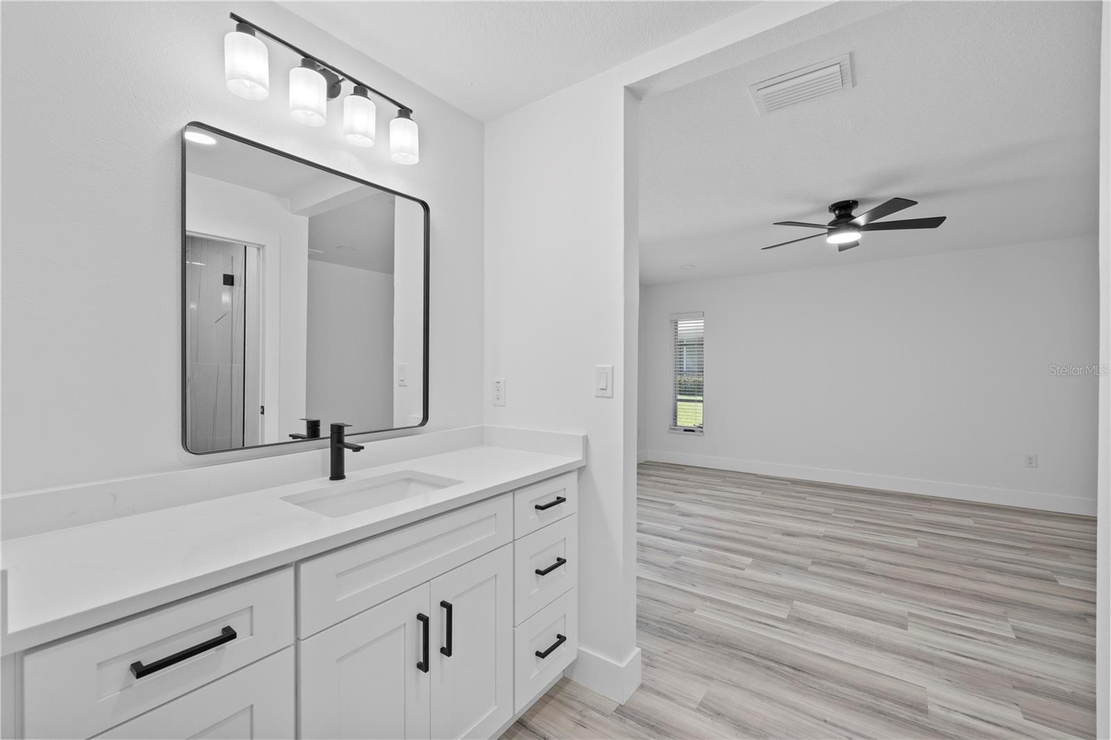 5507 NIMITZ RD — photo 28