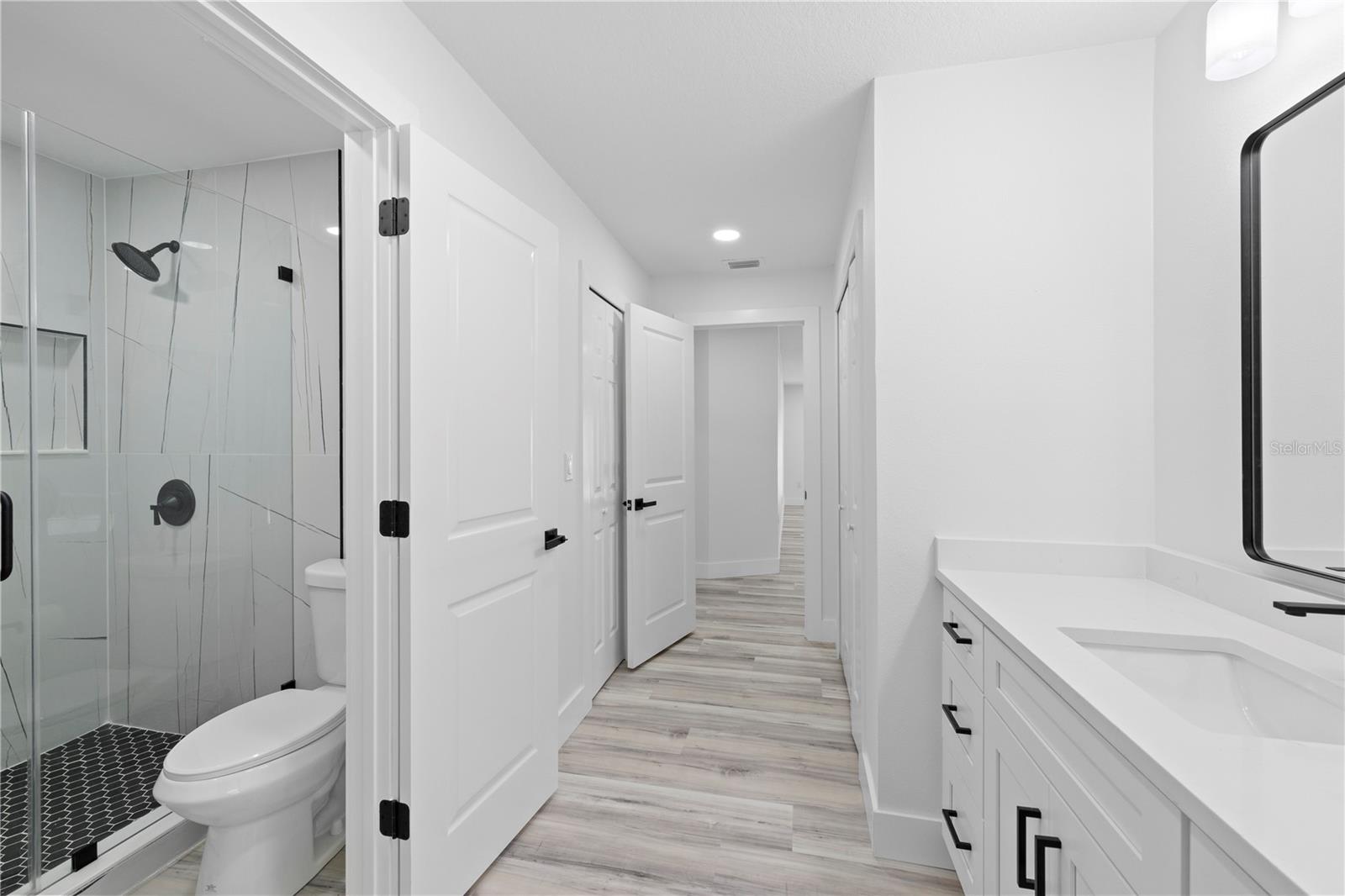 5507 NIMITZ RD — photo 5