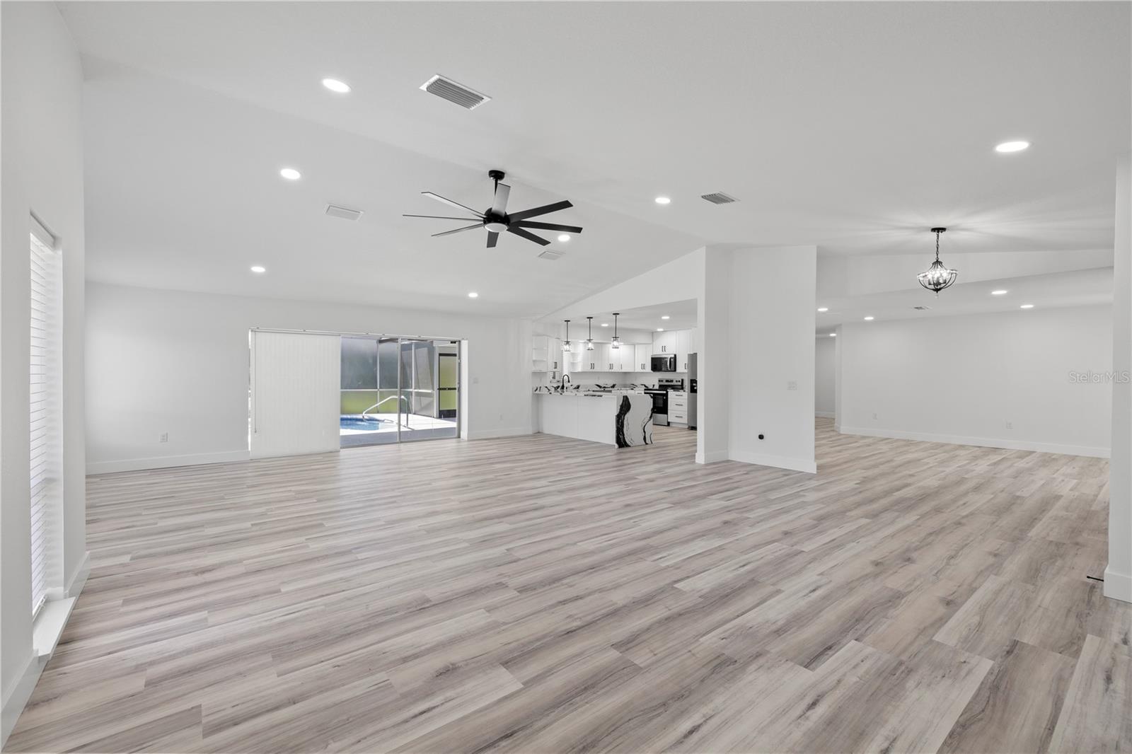 5507 NIMITZ RD — photo 11