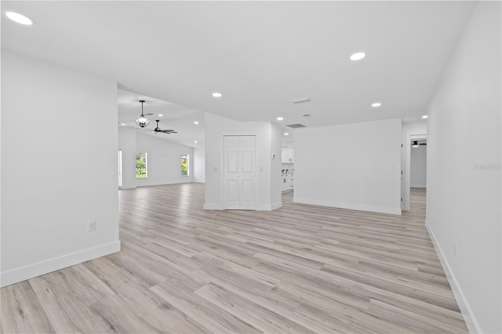 5507 NIMITZ RD — photo 21
