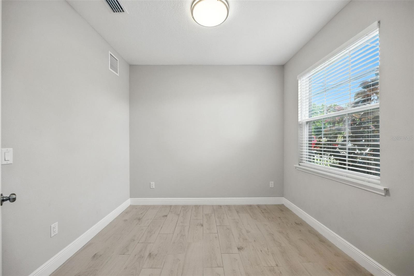 2519 W HIAWATHA ST — photo 14