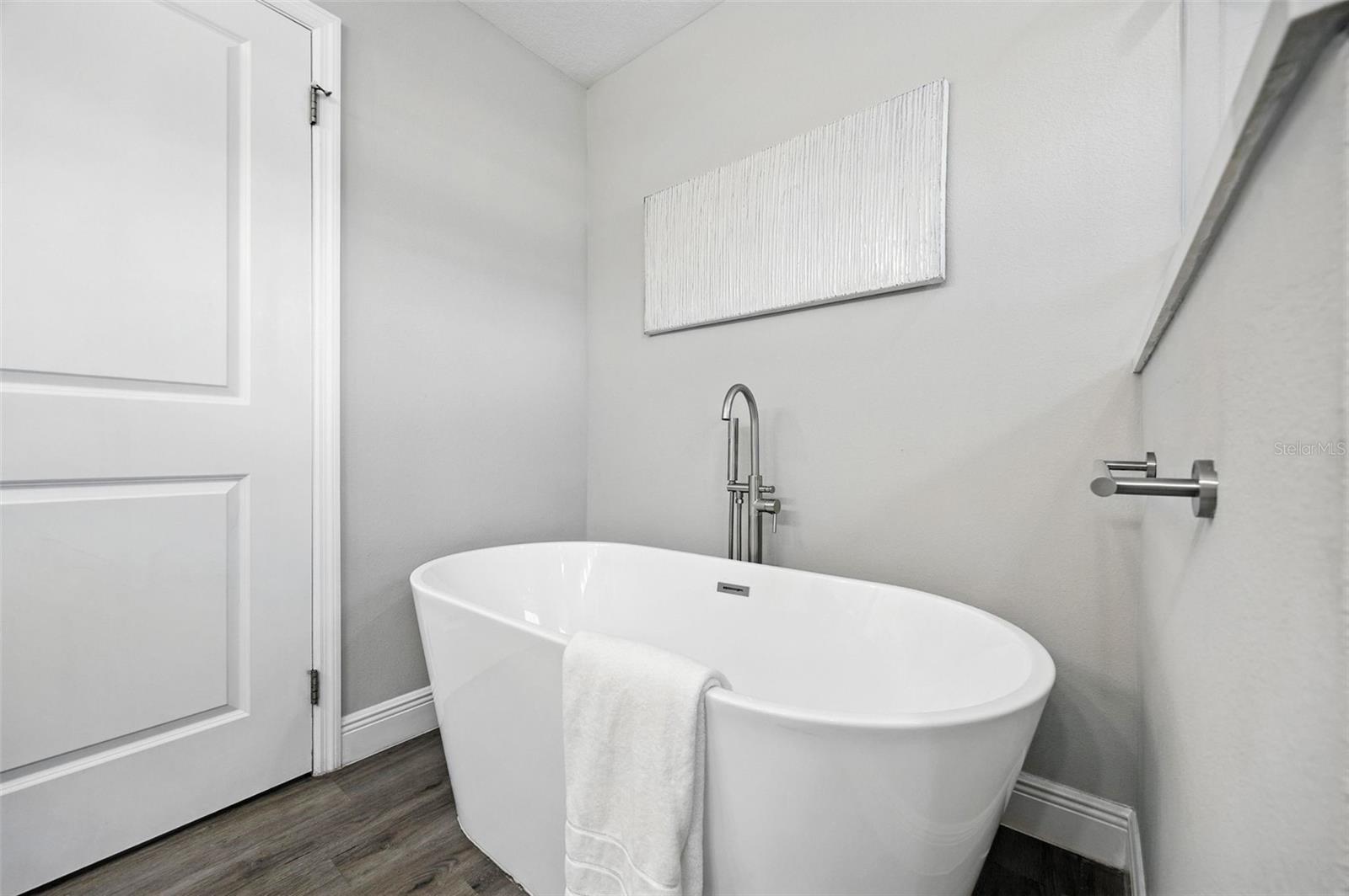 2519 W HIAWATHA ST — photo 24