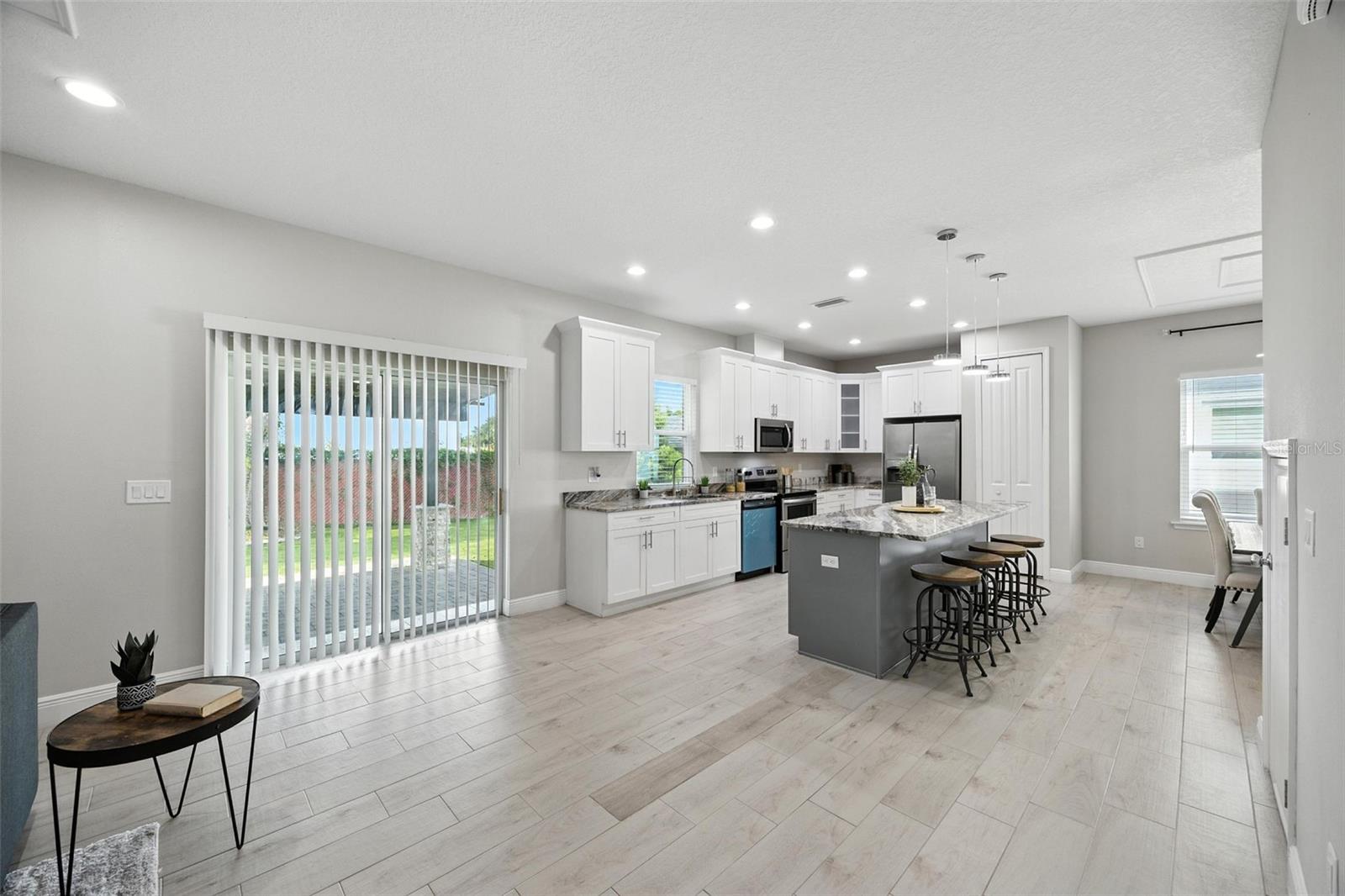 2519 W HIAWATHA ST — photo 10