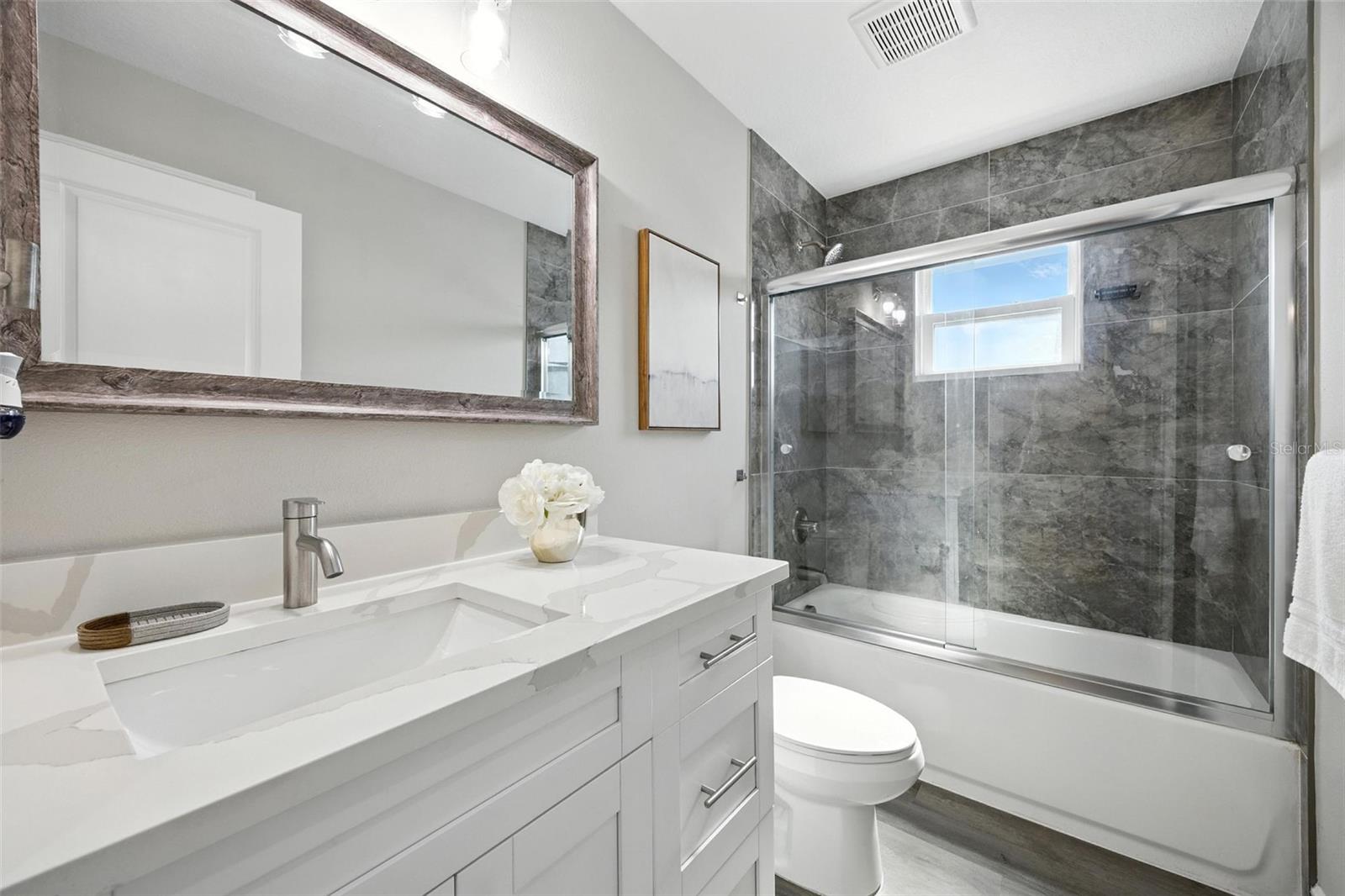 2519 W HIAWATHA ST — photo 19
