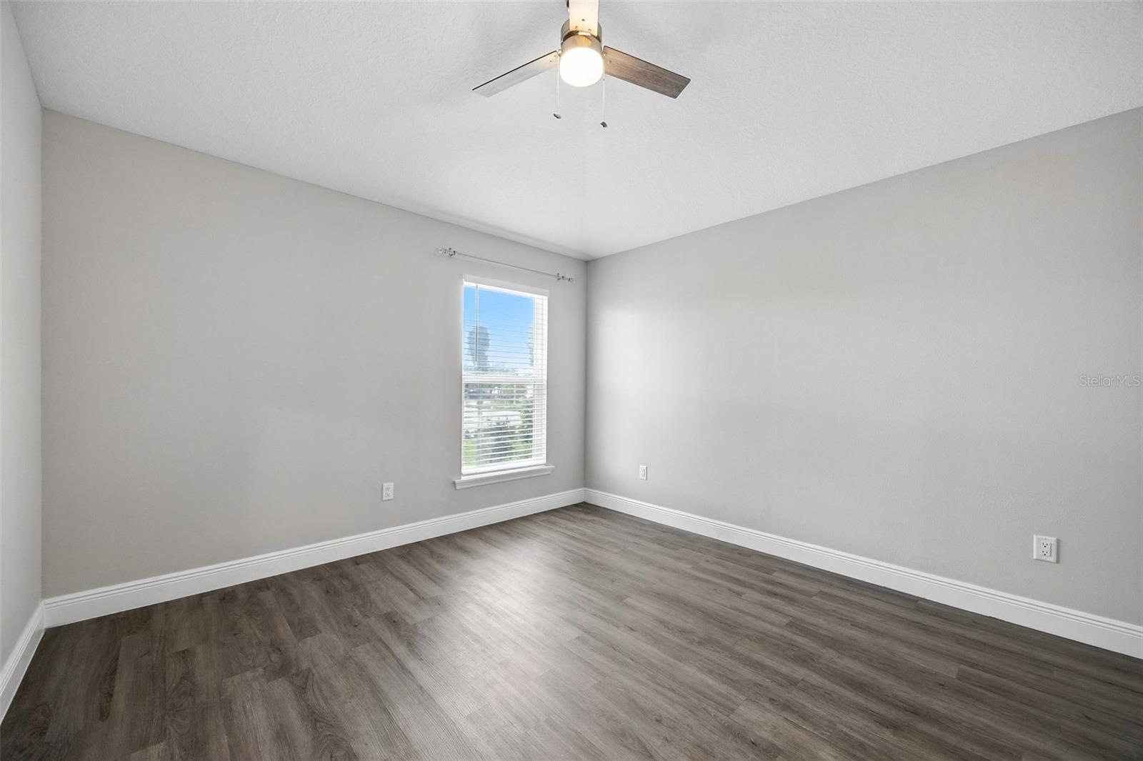 2519 W HIAWATHA ST — photo 17