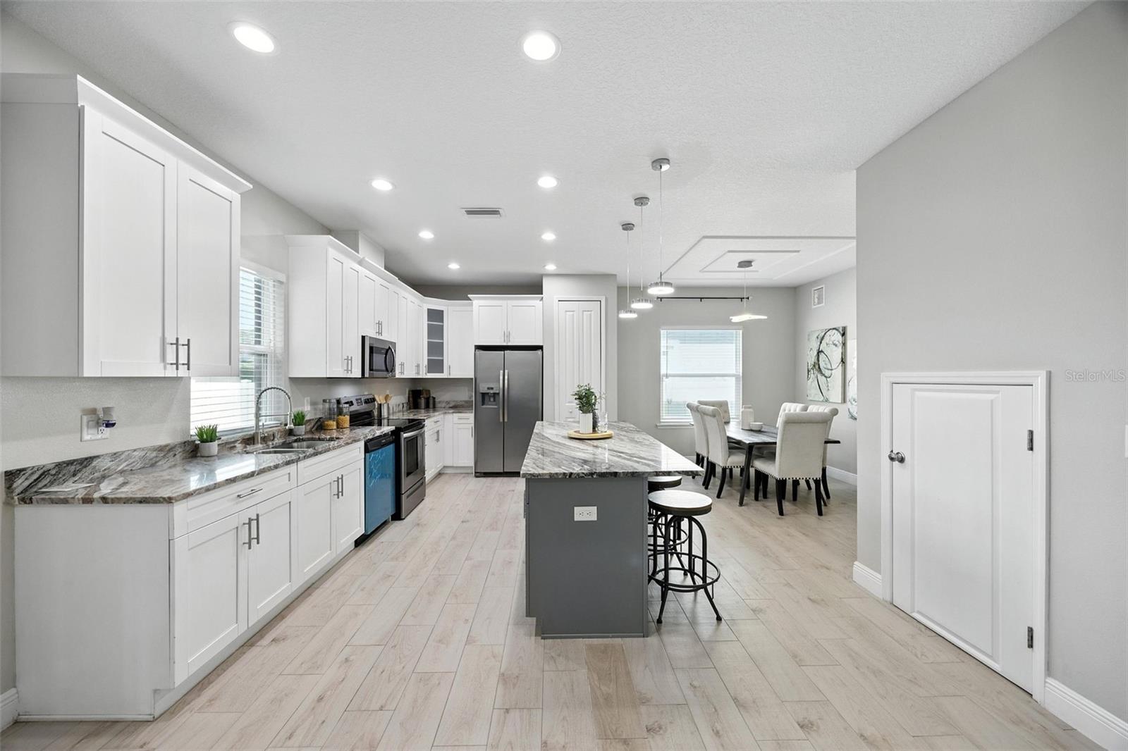 2519 W HIAWATHA ST — photo 9