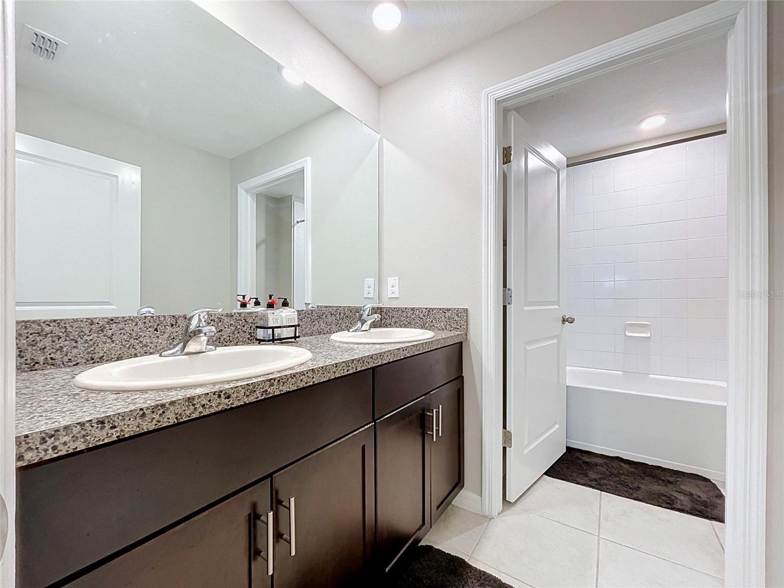 1565 COLDING DR — photo 17