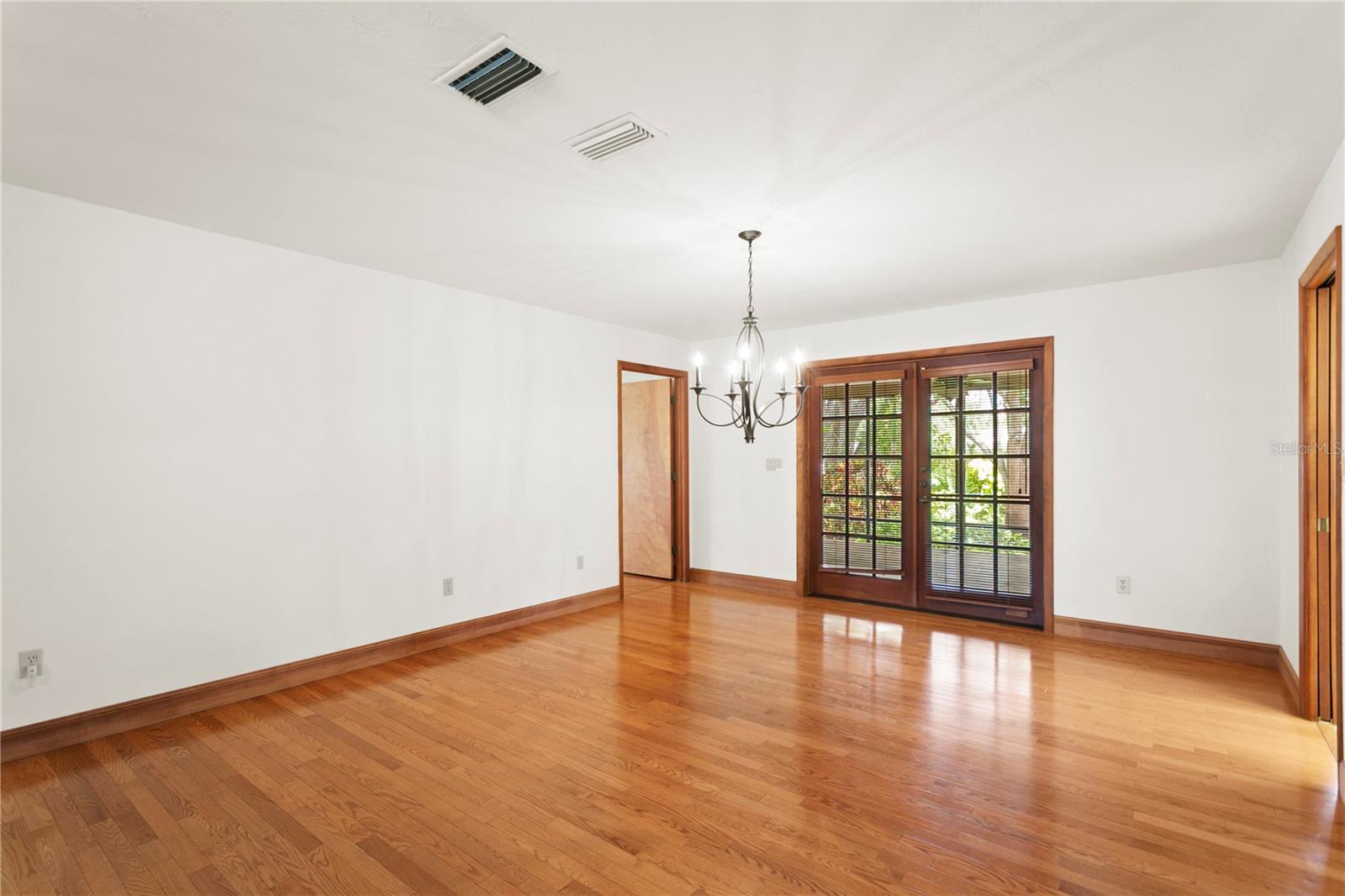 3101 WALNUT ST NE — photo 10