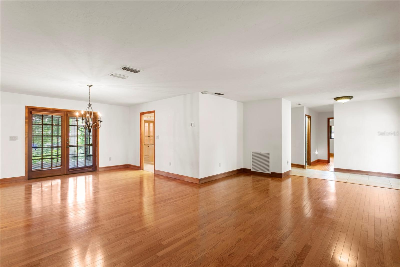 3101 WALNUT ST NE — photo 9