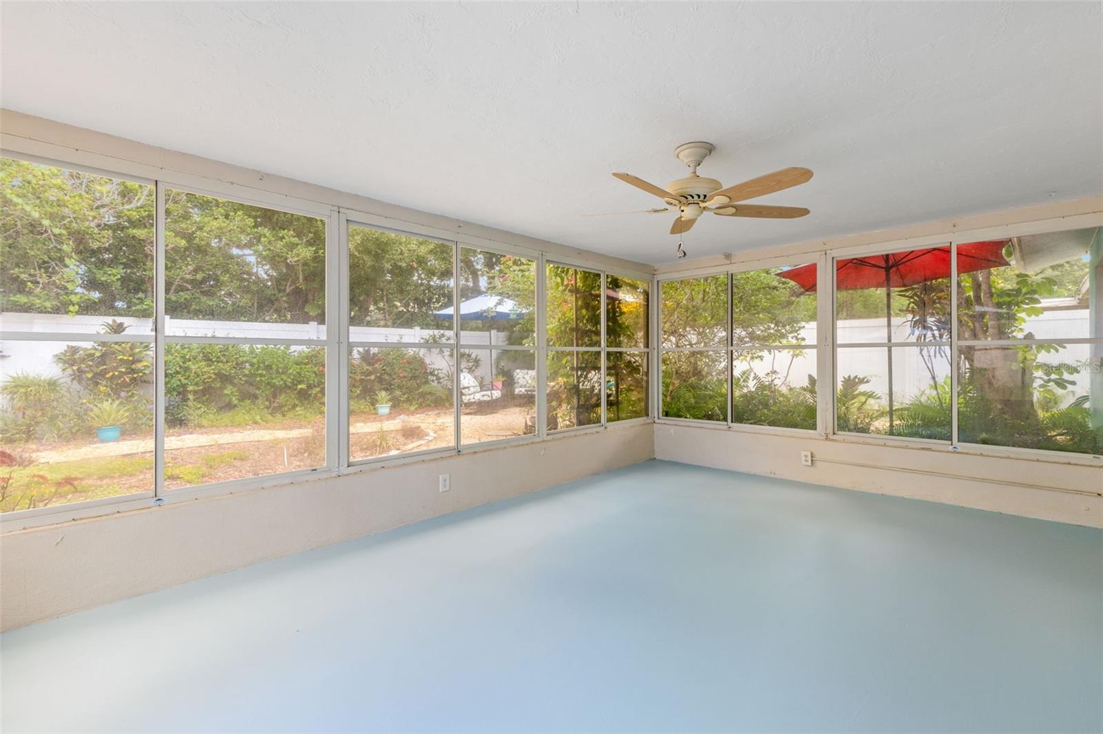 1530 SANDY LN — photo 25
